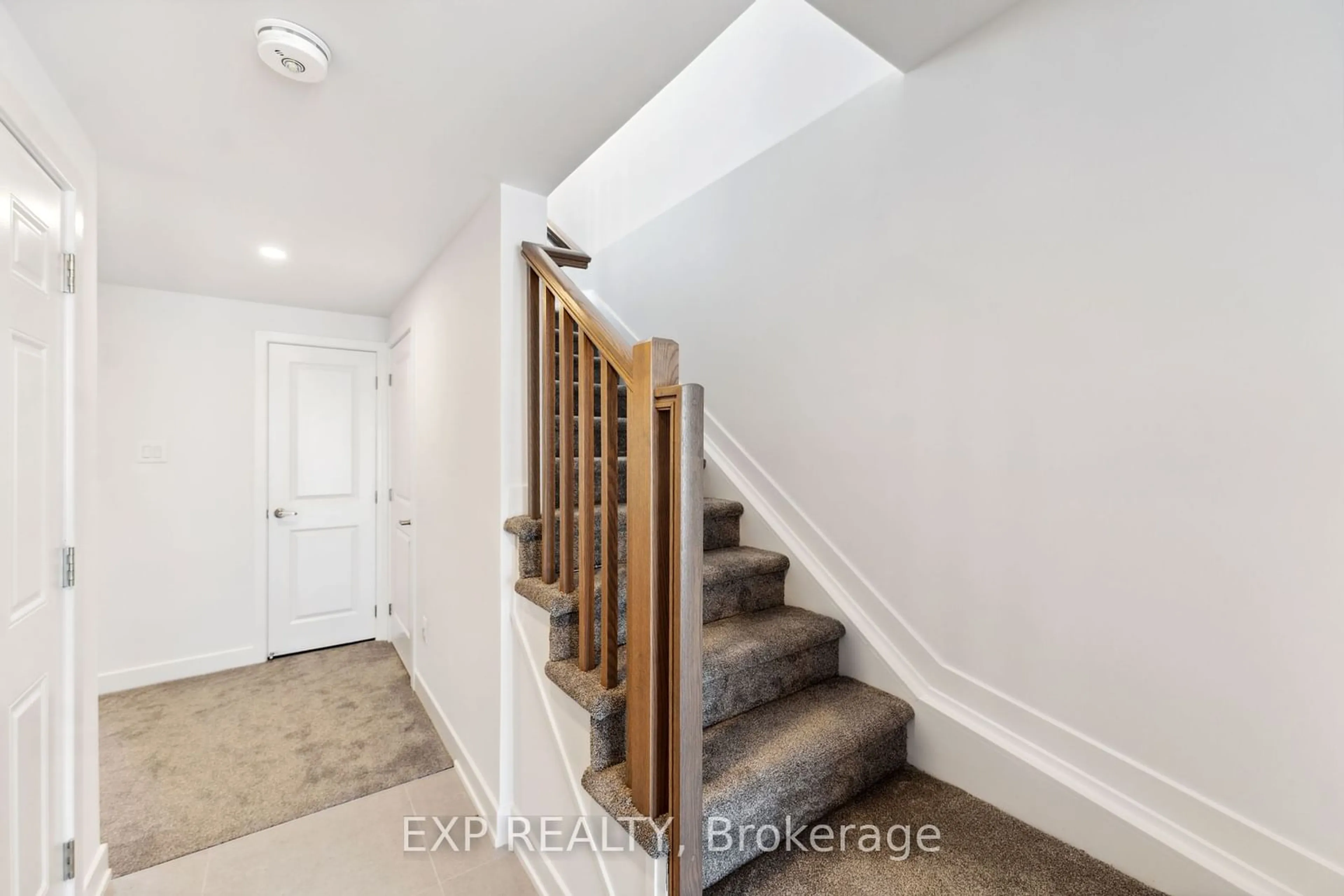 Stairs for 601 Knotridge St, Orleans - Convent Glen and Area Ontario K1W 0C7