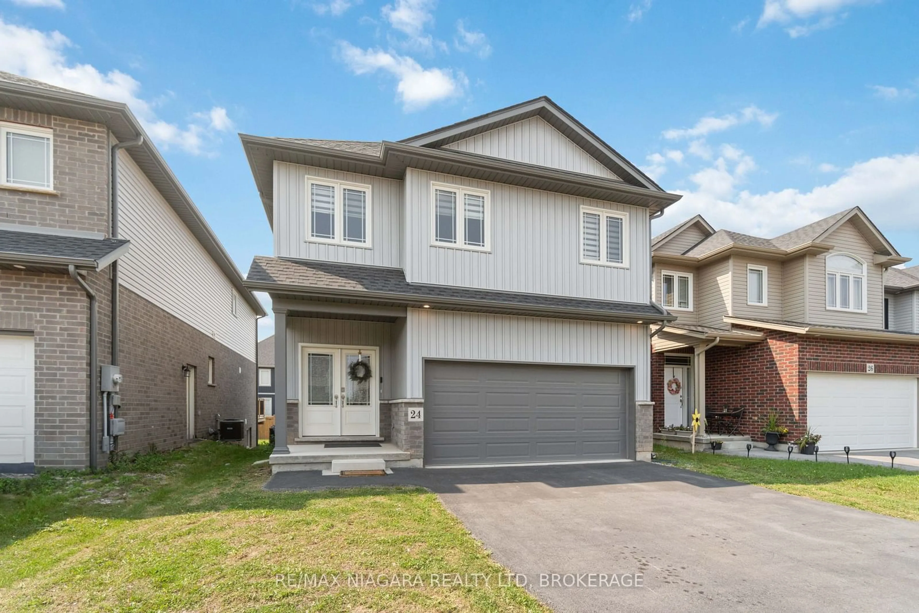 Home with vinyl exterior material, street for 24 Lamb Cres, Thorold Ontario L0S 1K0