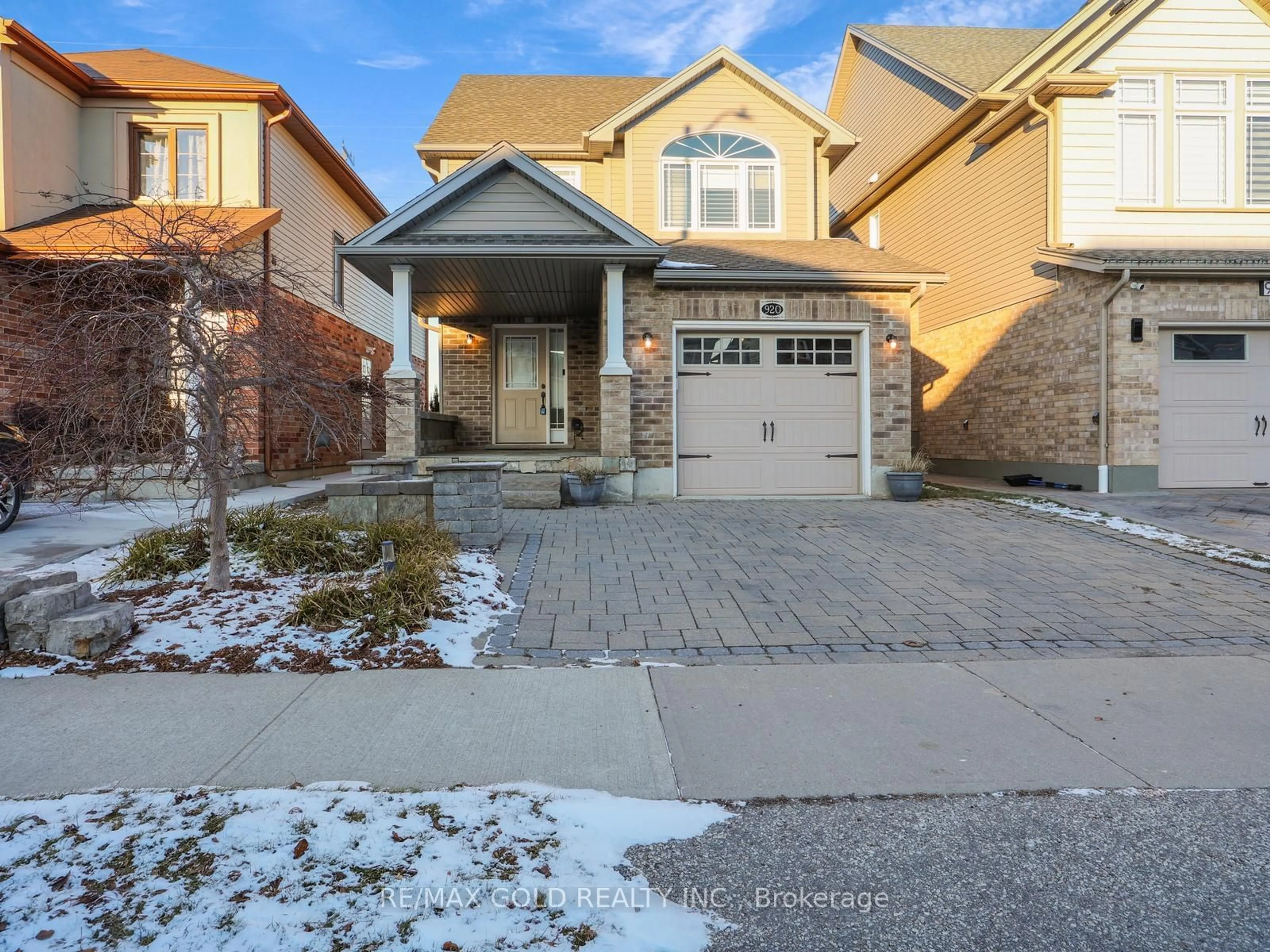 Home with brick exterior material, street for 920 Dunblane Crt, Kitchener Ontario N2R 1W9