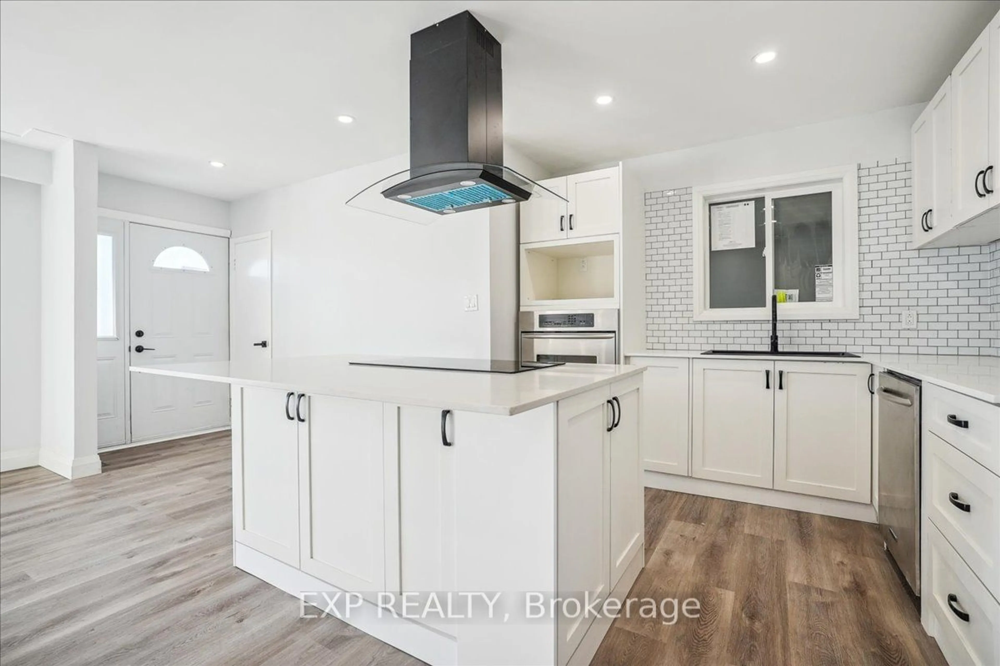 Contemporary kitchen, unknown for 118 Deschene Ave, Hamilton Ontario L9A 3K1