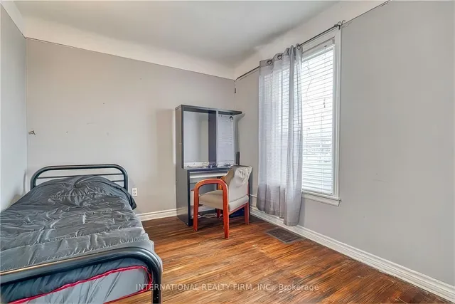 Additional property image - 113 West 5th St