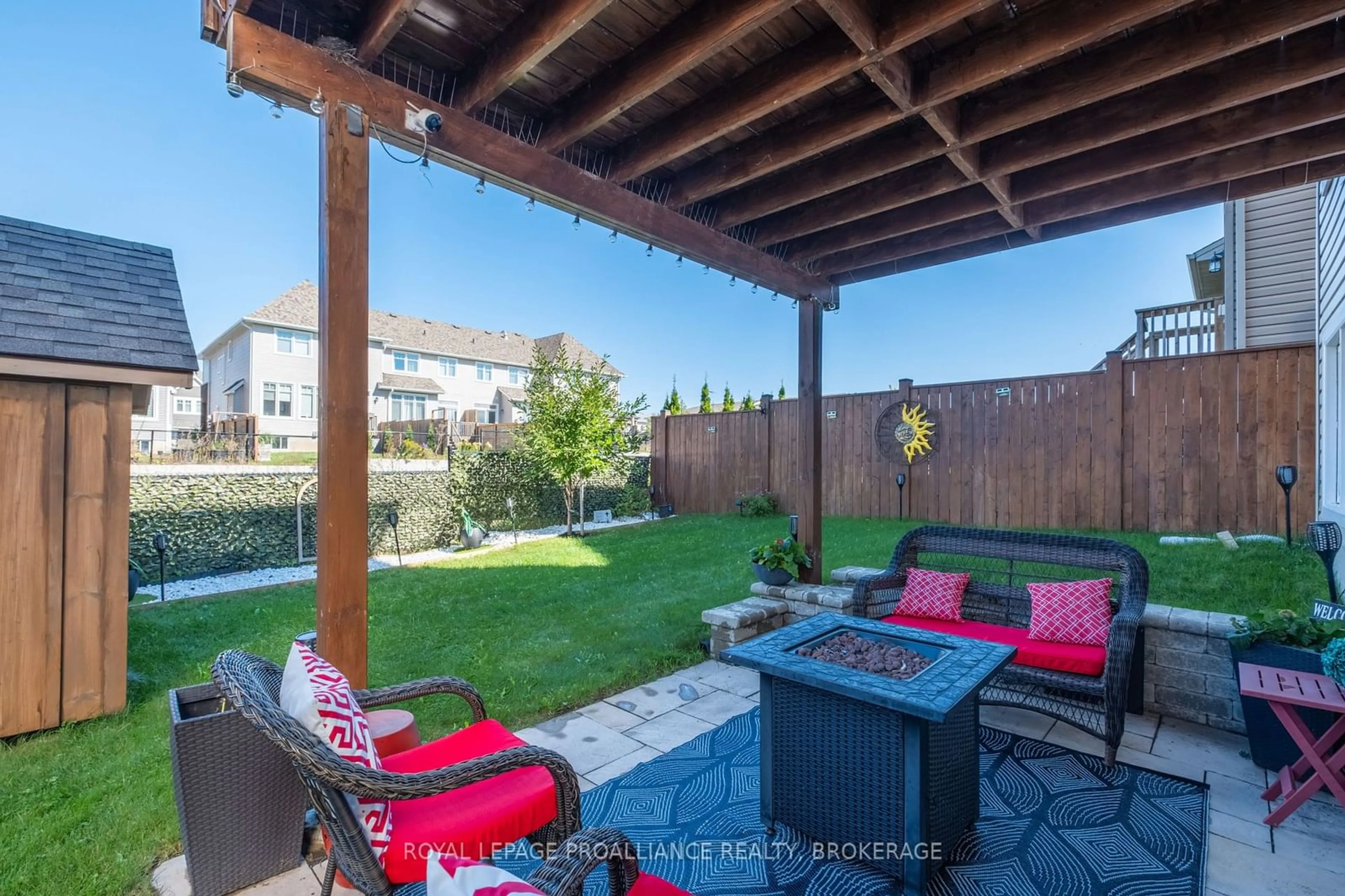 Patio, street for 657 Gwen Ave, Kingston Ontario K7P 0M2