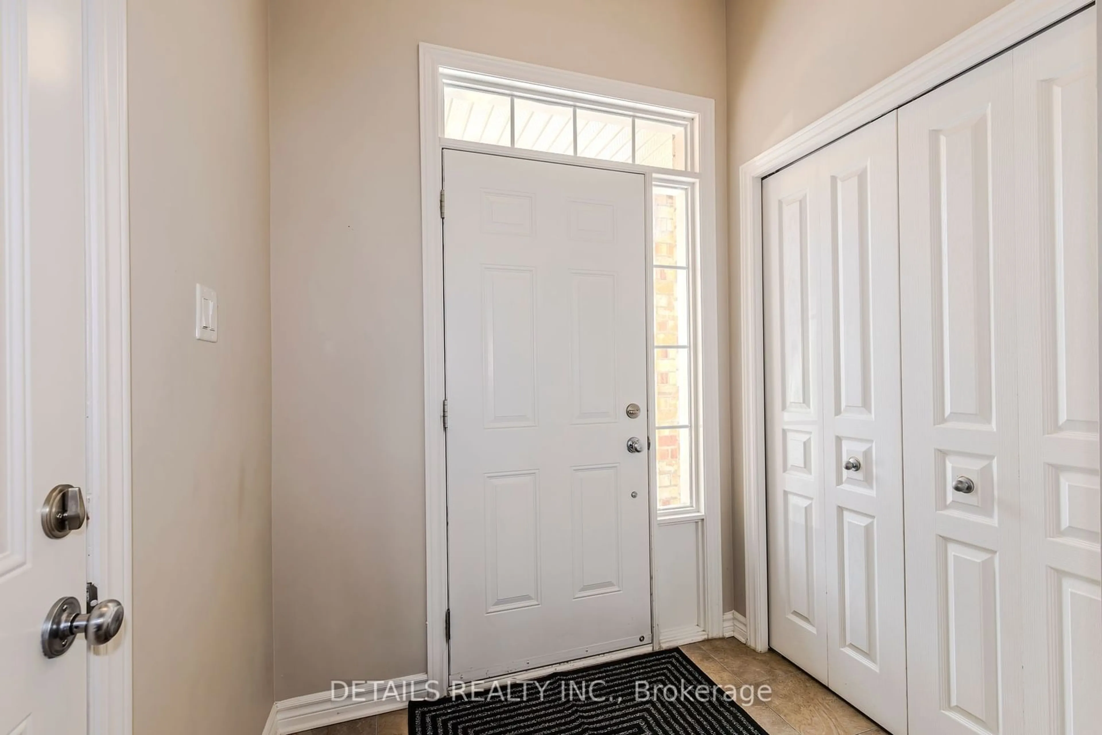 Indoor entryway for 53 Madelon Dr, Barrhaven Ontario K2J 5C5