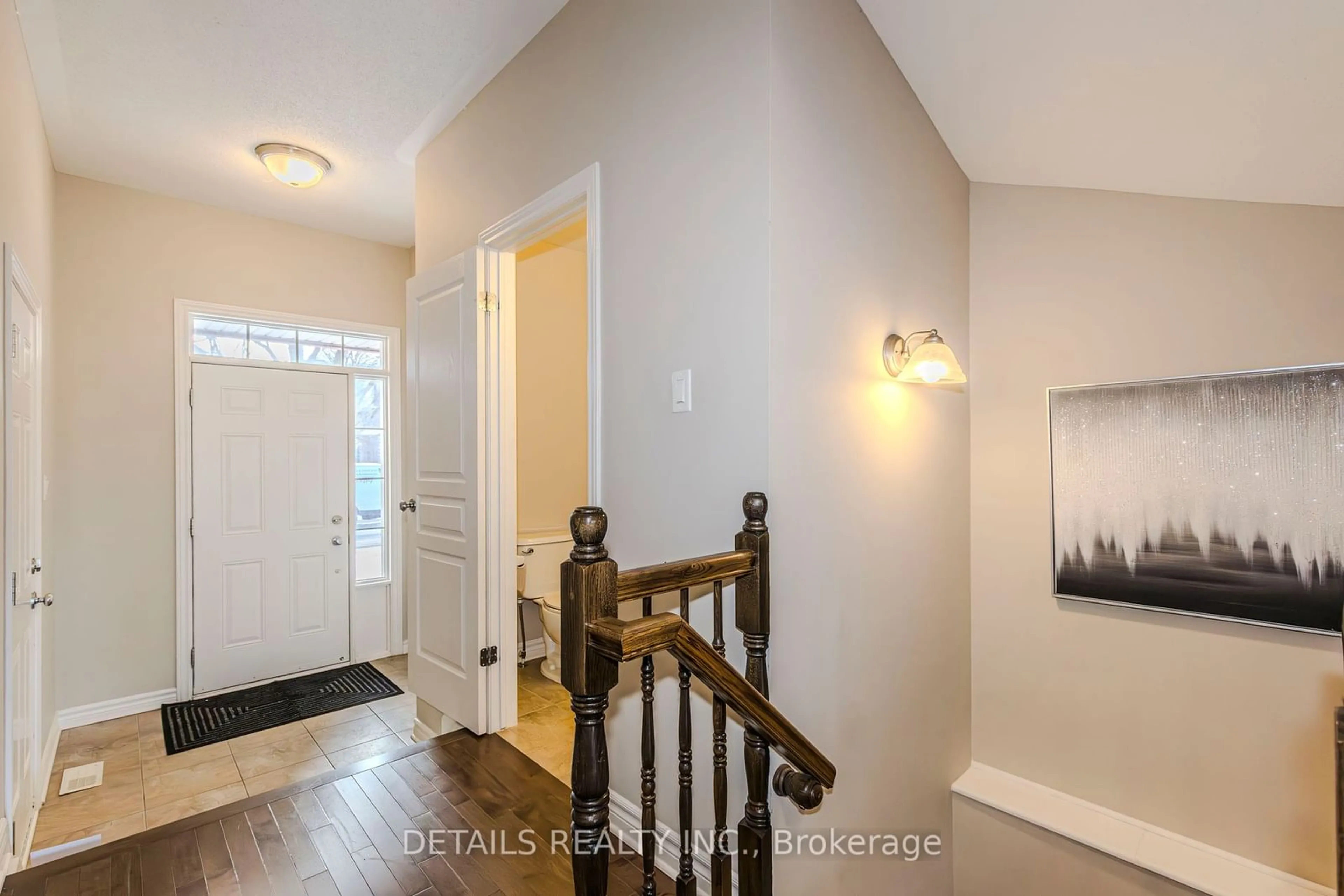 Indoor entryway for 53 Madelon Dr, Barrhaven Ontario K2J 5C5