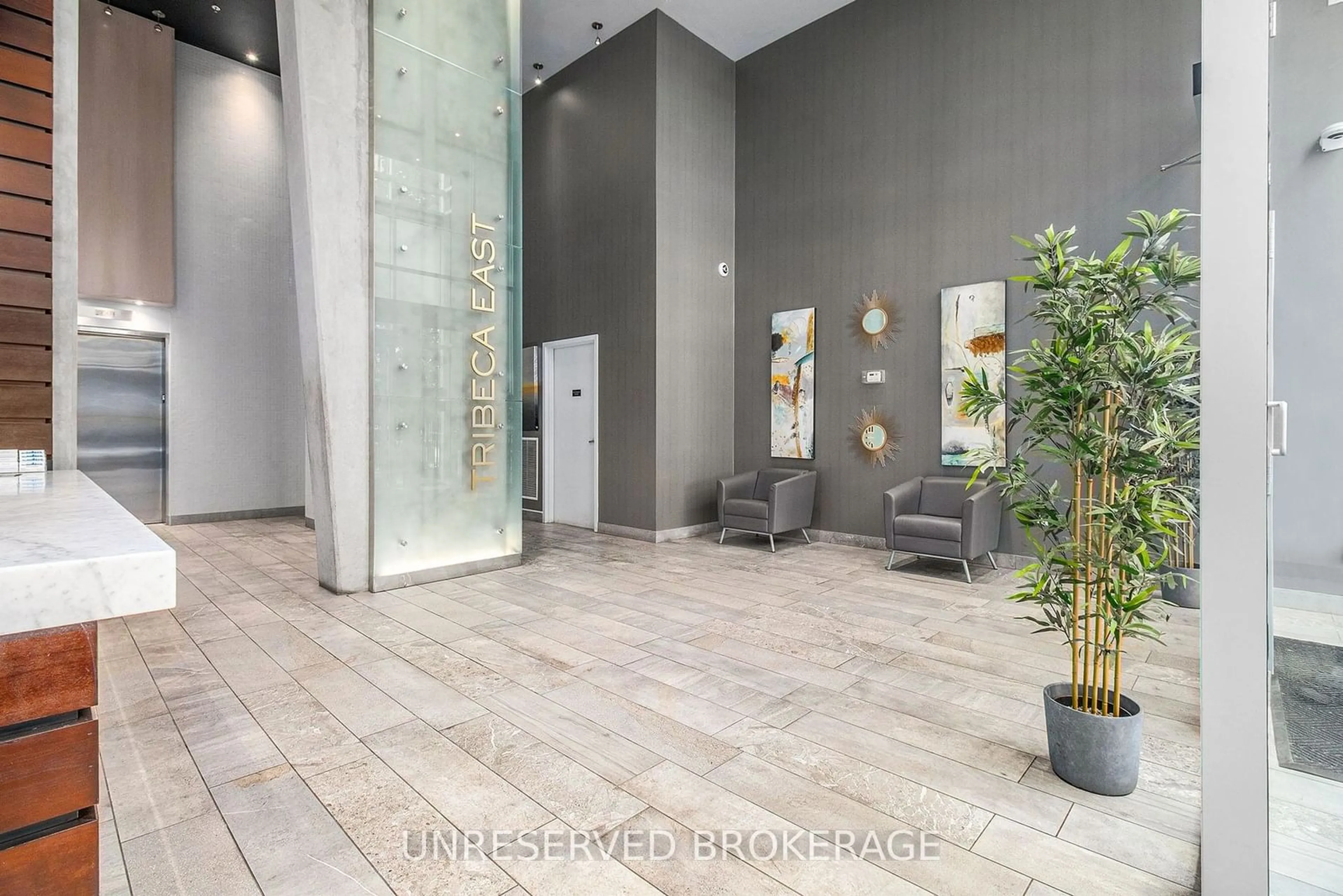 Indoor foyer for 40 Nepean St #303, Ottawa Centre Ontario K2P 0X5