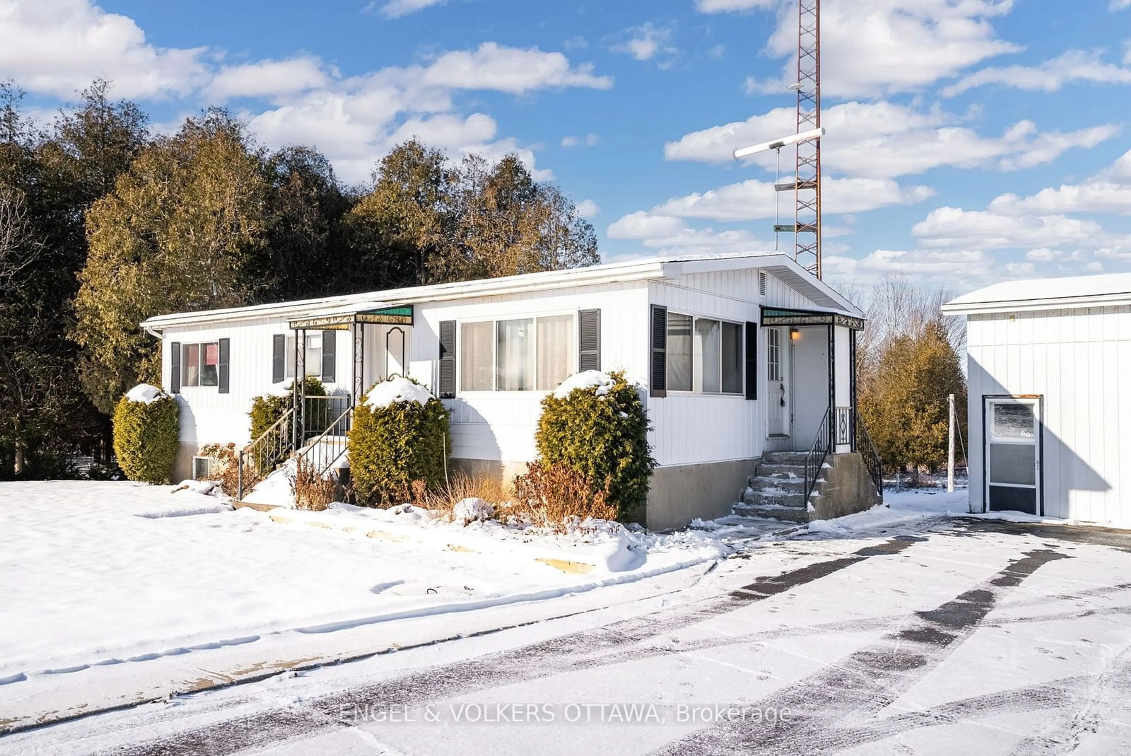 Home with vinyl exterior material, street for 3875 County 45 Rd, North Glengarry Ontario K0C 1A0