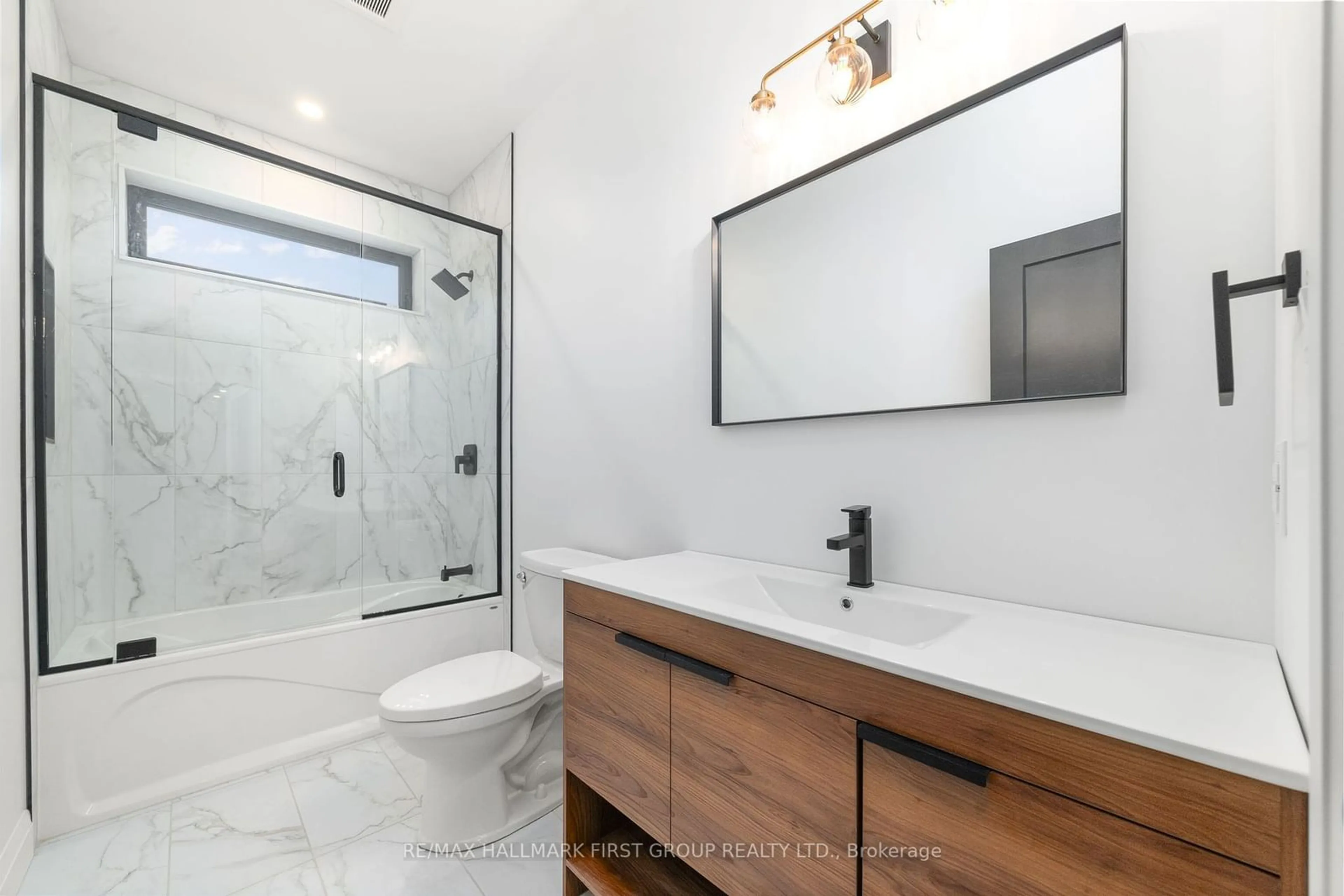 Contemporary bathroom, ceramic/tile floor for 571 Concession 13 Rd, Trent Hills Ontario K0L 1Y0