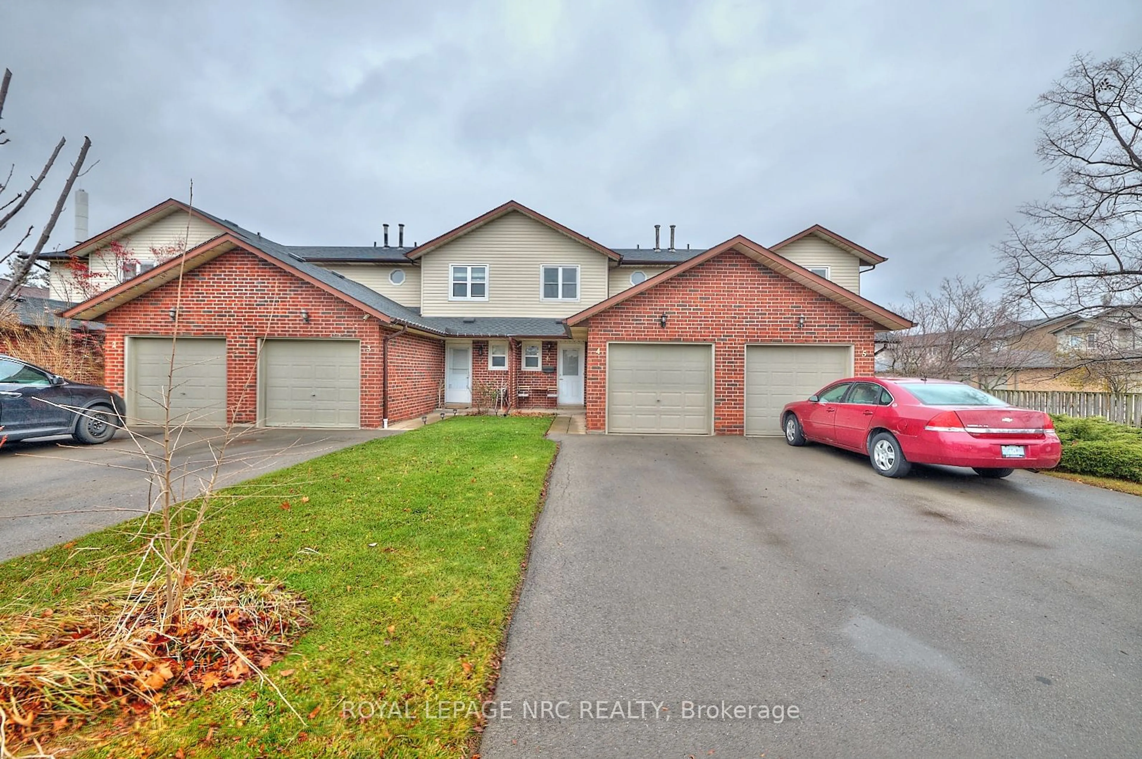 A pic from outside/outdoor area/front of a property/back of a property/a pic from drone, street for 23 Dynasty Ave #4, Hamilton Ontario L8G 4Z5
