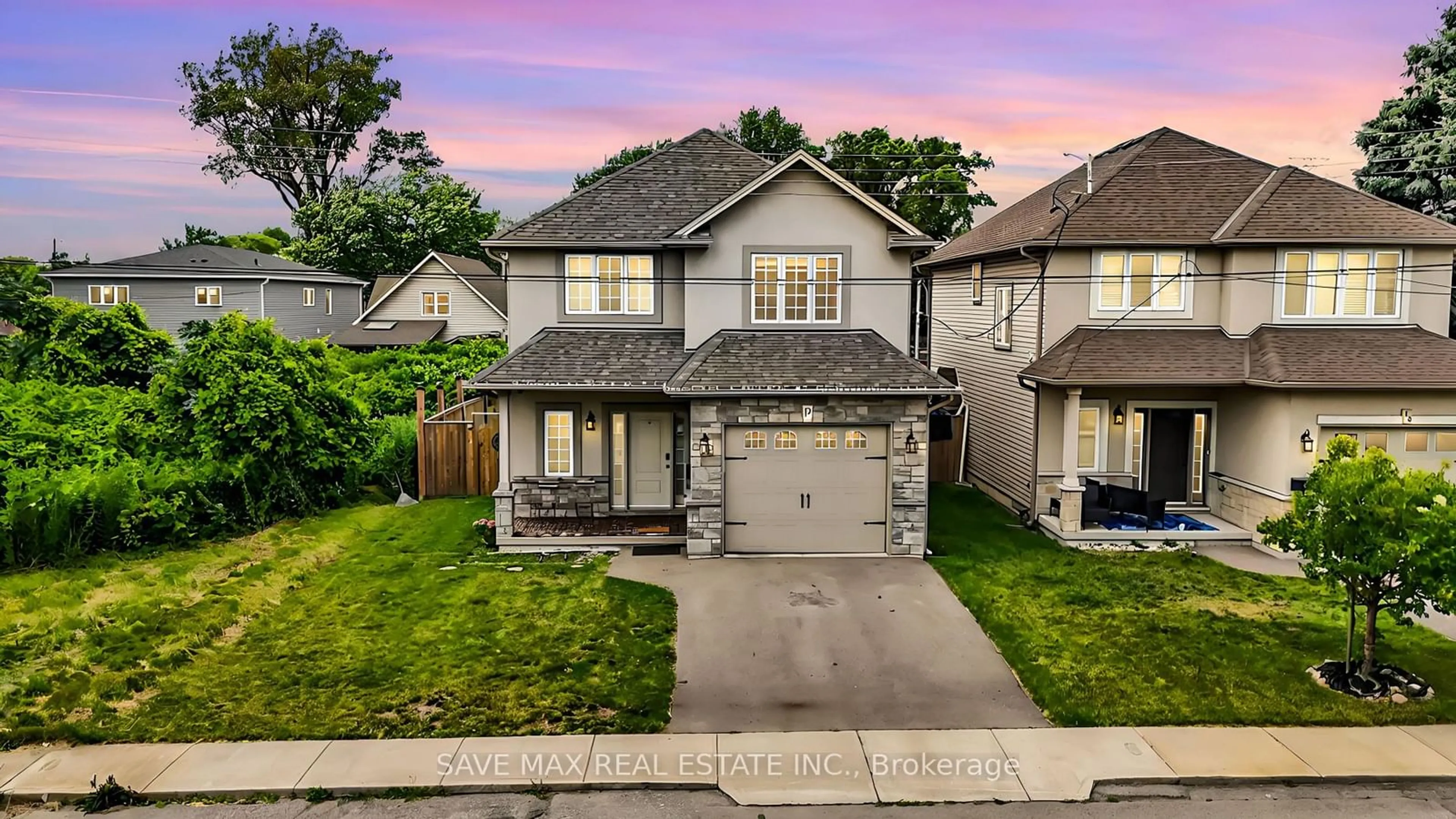 A pic from outside/outdoor area/front of a property/back of a property/a pic from drone, street for 17 Lagoon Ave, Hamilton Ontario L8H 7C4