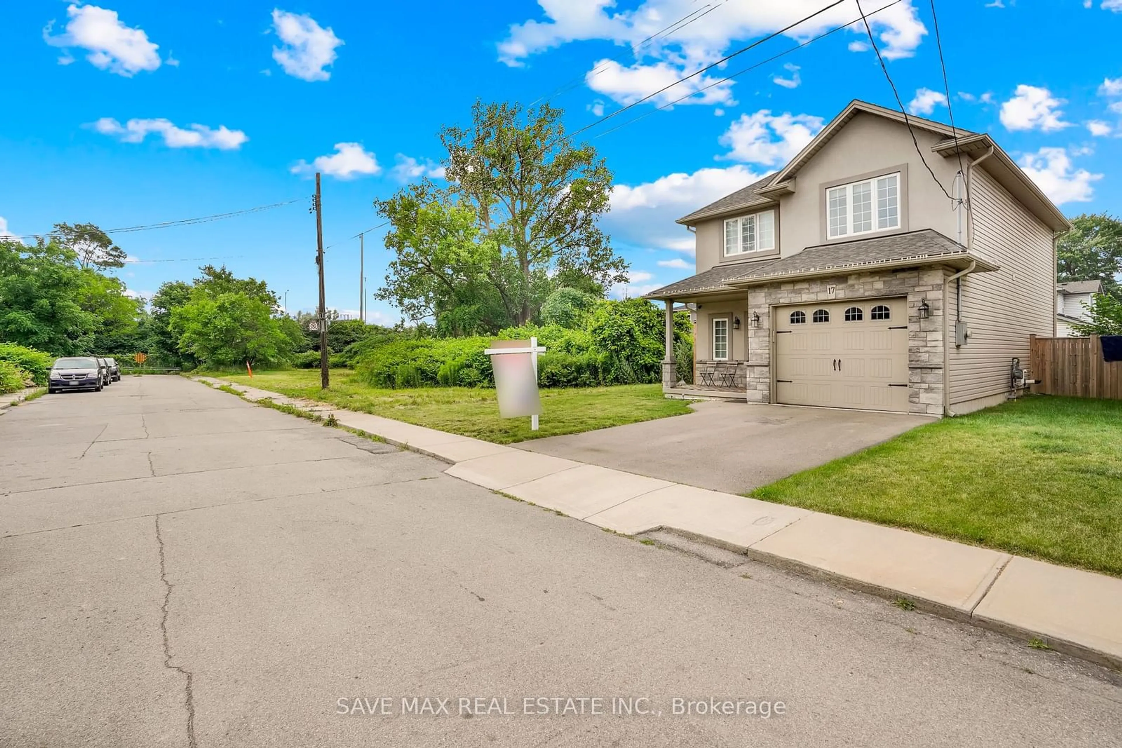 A pic from outside/outdoor area/front of a property/back of a property/a pic from drone, street for 17 Lagoon Ave, Hamilton Ontario L8H 7C4