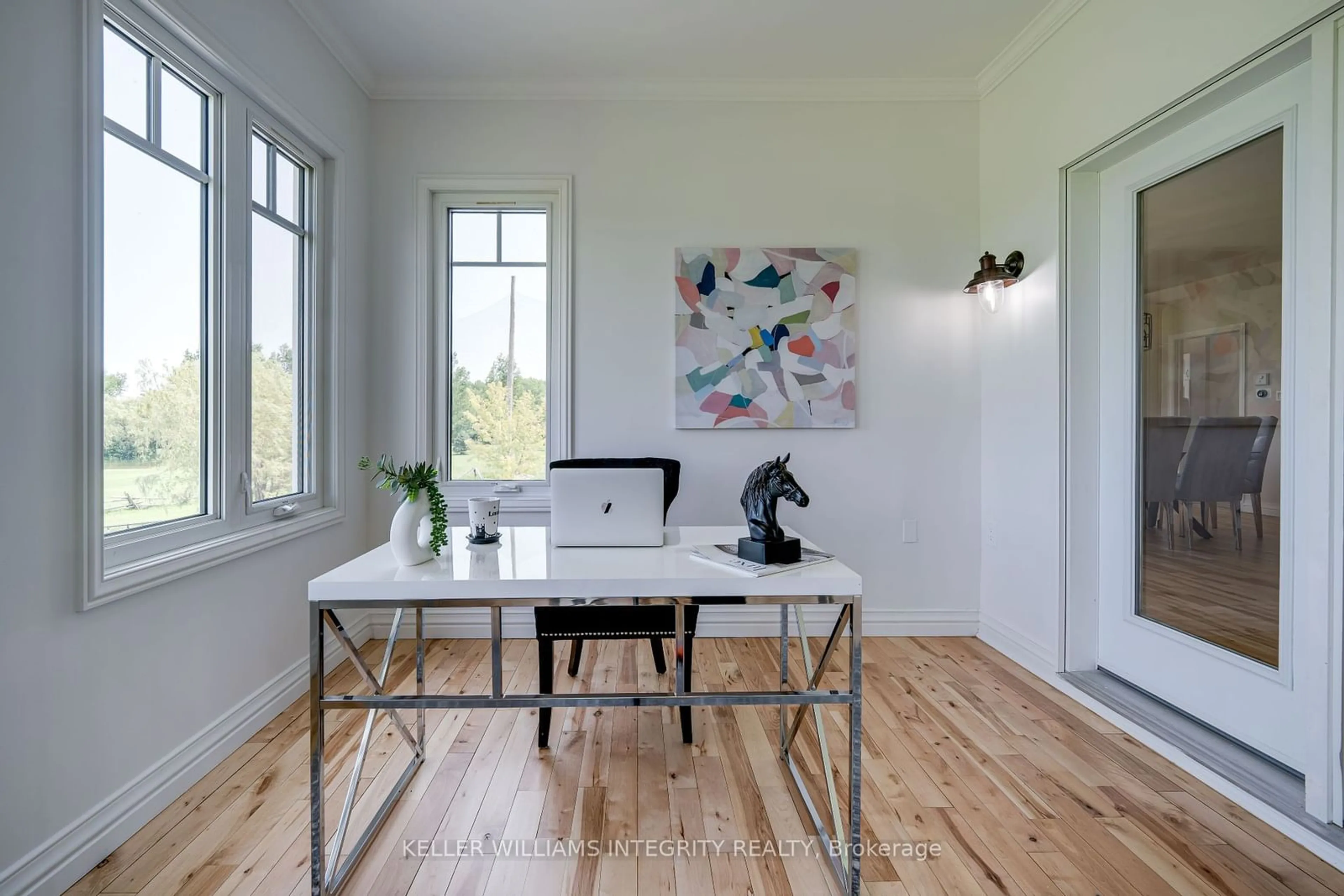 Dining room, wood/laminate floor for 99 Muirfield Crt, Mississippi Mills Ontario K0A 2X0