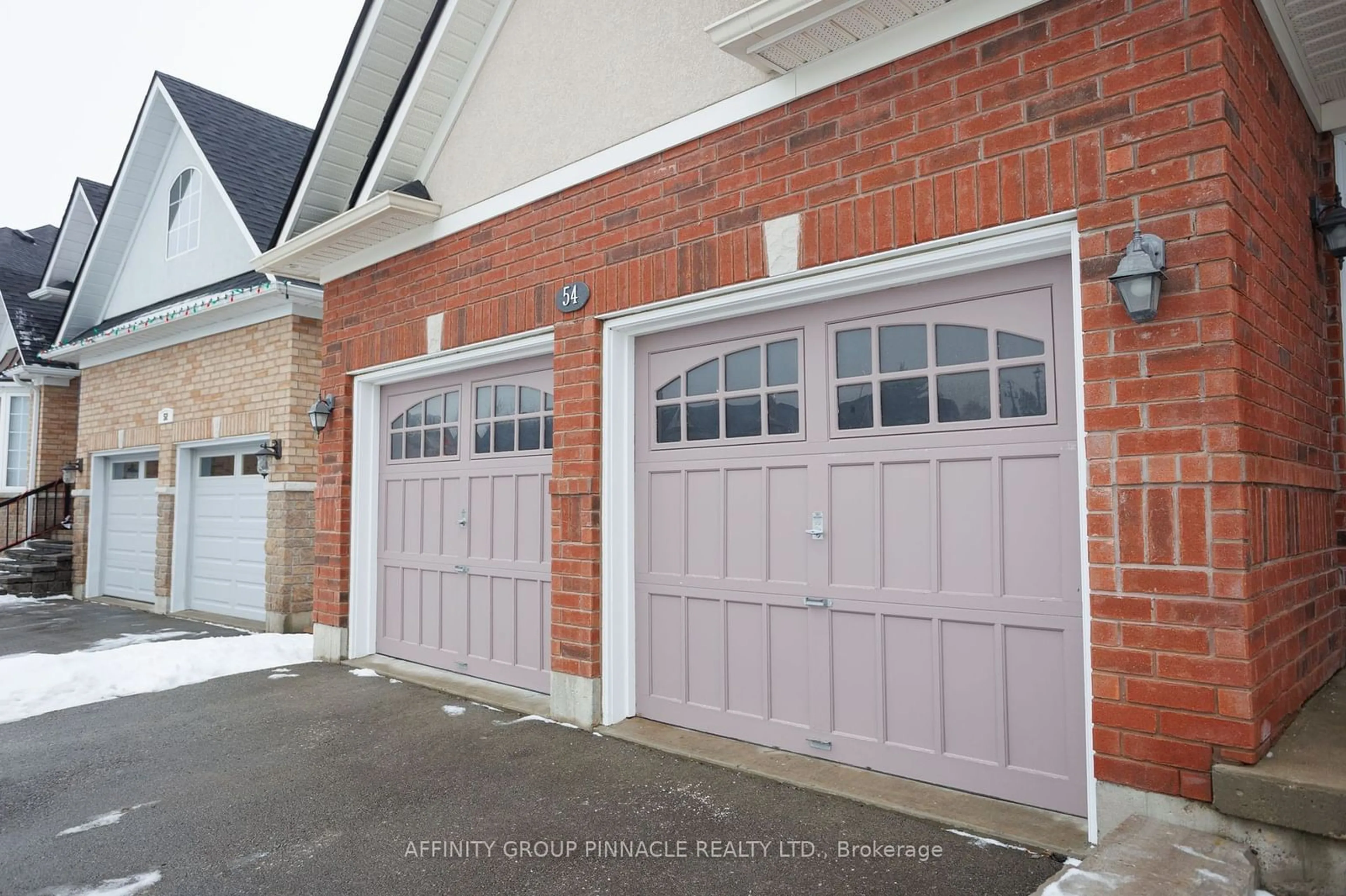 Indoor garage for 54 Ellis Cres, Kawartha Lakes Ontario K9V 5Y1