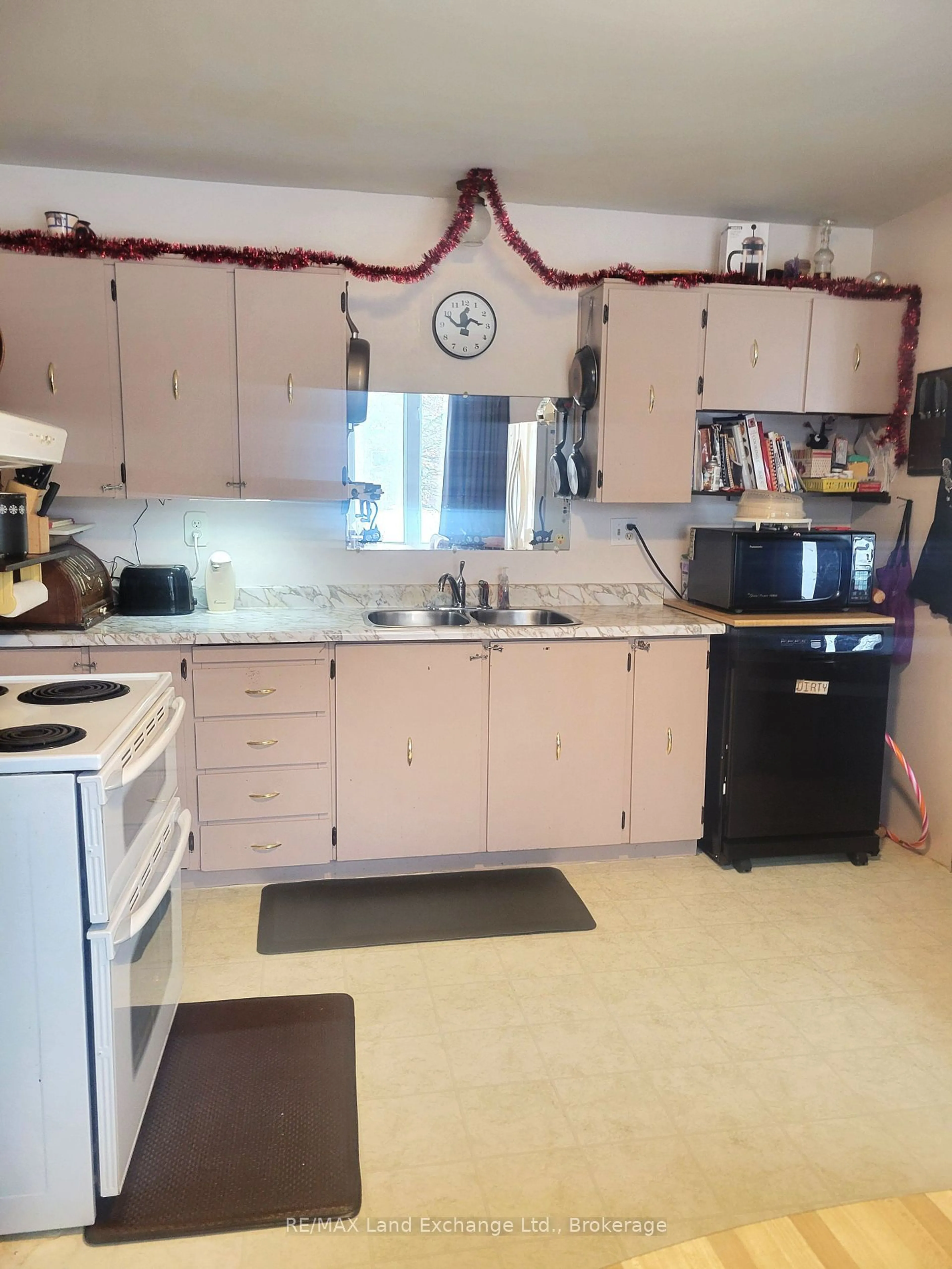 Standard kitchen, unknown for 664 Palmateer Dr, Kincardine Ontario N2Z 1R4