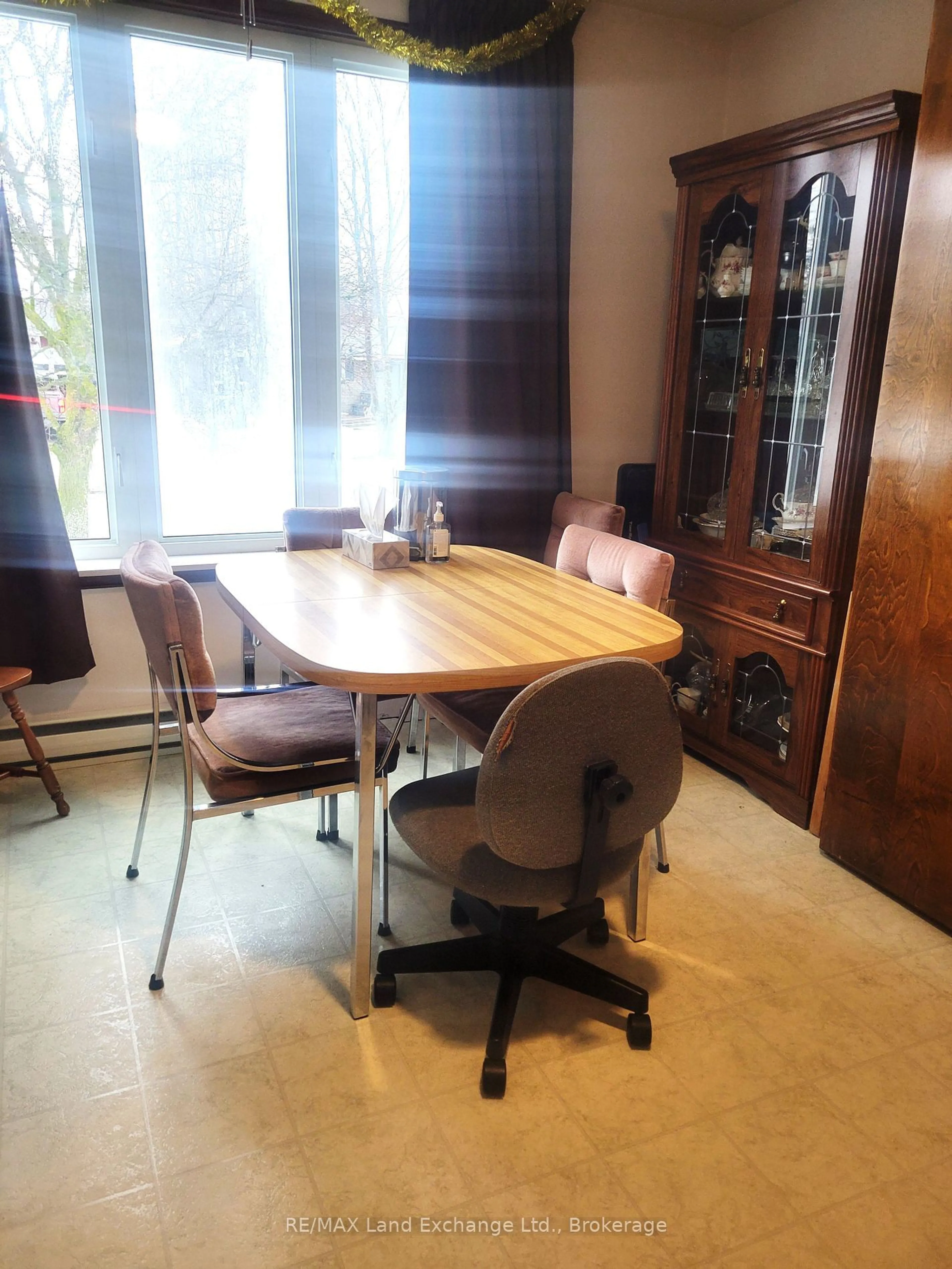 Dining room, wood/laminate floor for 664 Palmateer Dr, Kincardine Ontario N2Z 1R4