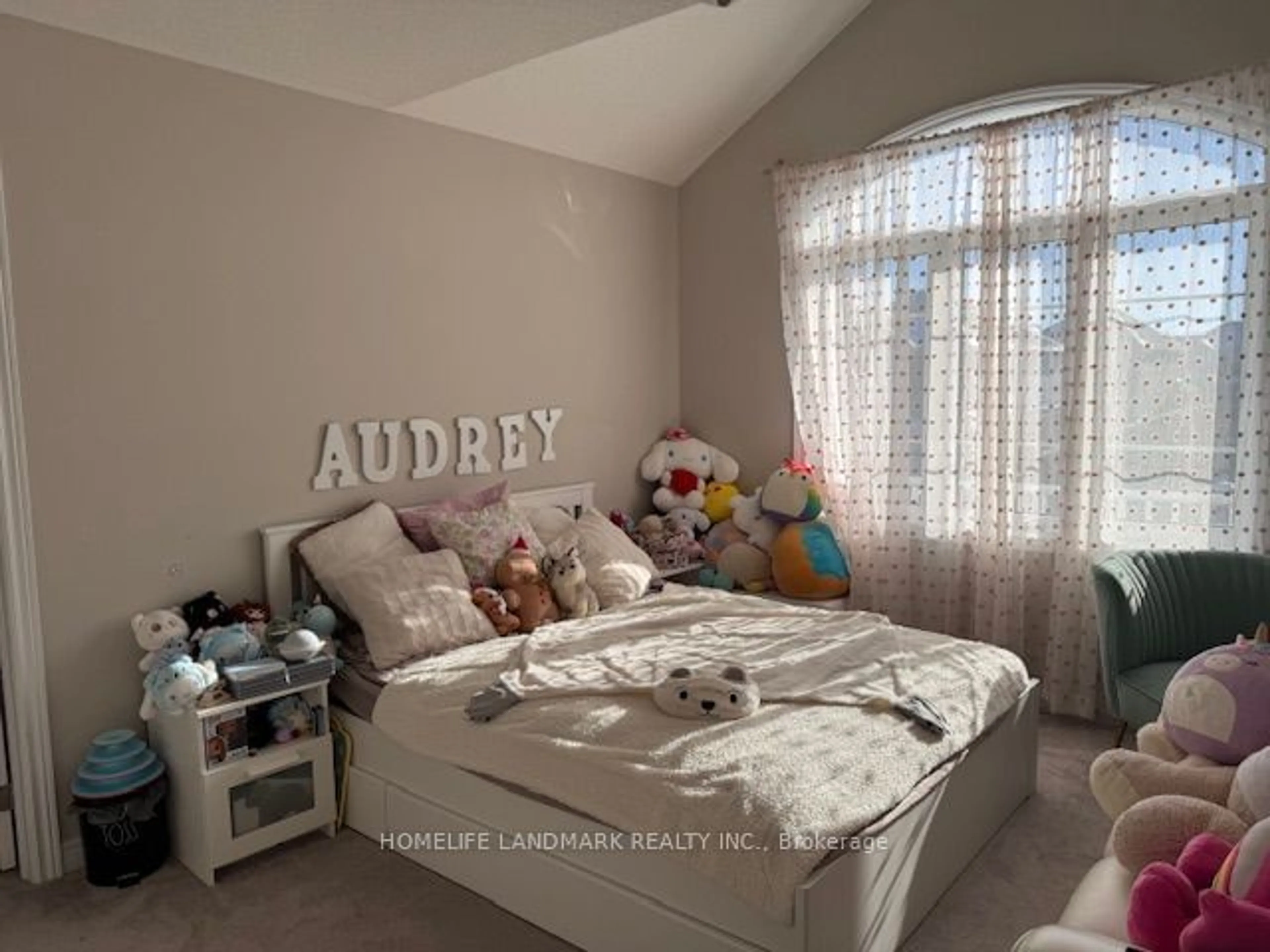 A pic of a room for 61 Barlow Pl, Brant Ontario N3L 0H1