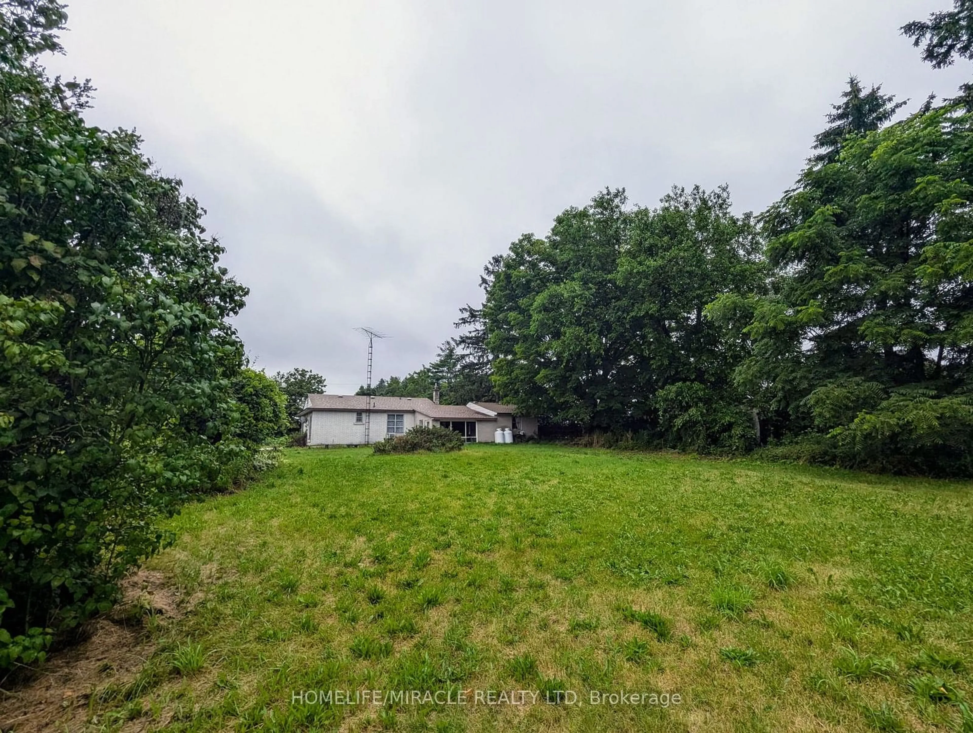 A pic from outside/outdoor area/front of a property/back of a property/a pic from drone, unknown for 4515 Wellington Rd, Puslinch Ontario N3C 2V4