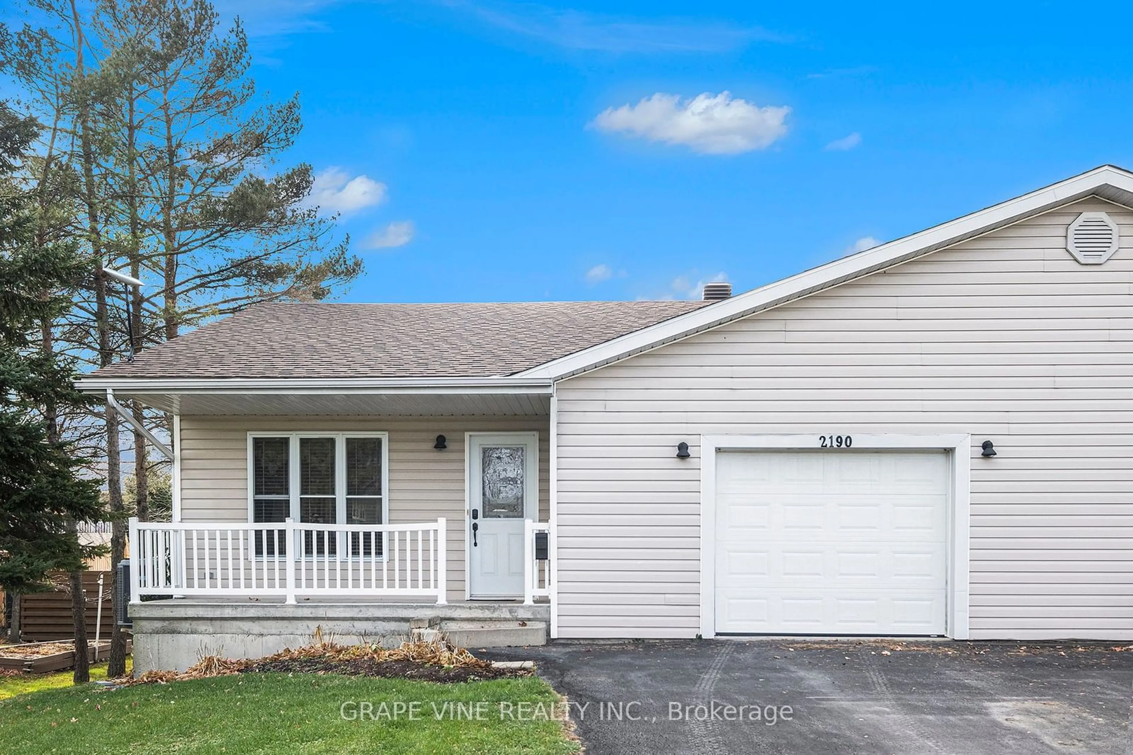 Home with vinyl exterior material, street for 2190 VALLEY St, North Stormont Ontario K0C 1W0