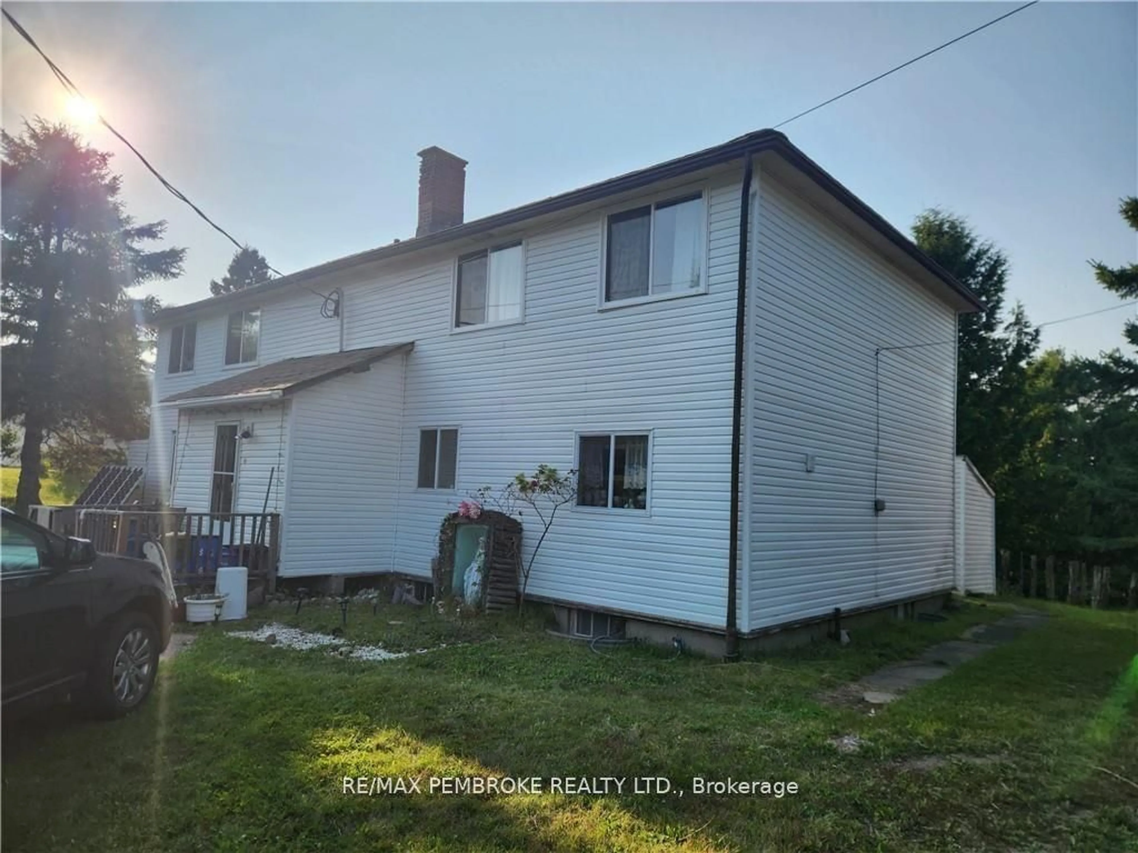 A pic from outside/outdoor area/front of a property/back of a property/a pic from drone, building for 72 Sebastopol Dr, Bonnechere Valley Ontario K0J 1W0