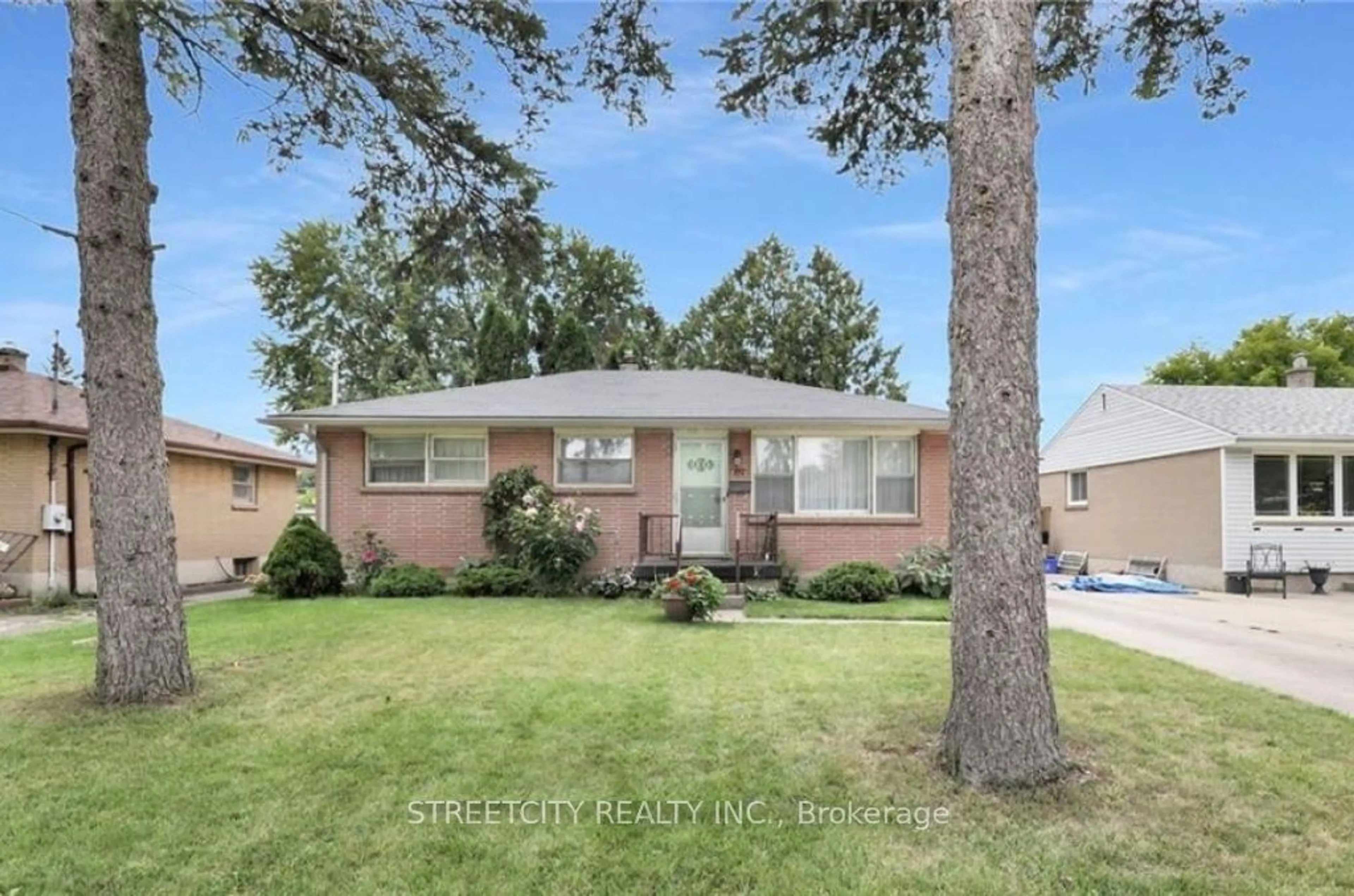 Home with brick exterior material, street for 197 Goddard Blvd, London Ontario N5W 4Z9