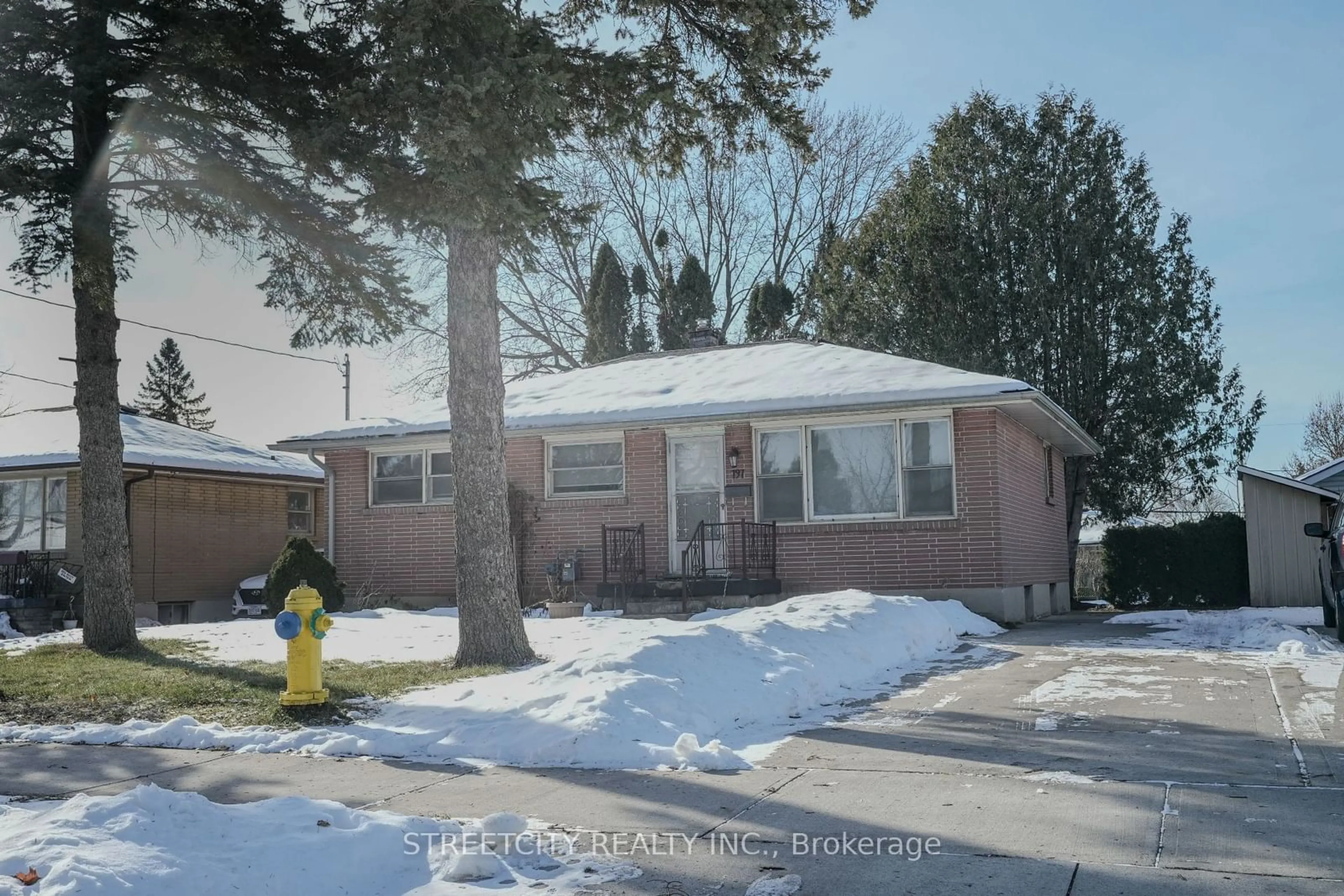 Home with brick exterior material, street for 197 Goddard Blvd, London Ontario N5W 4Z9