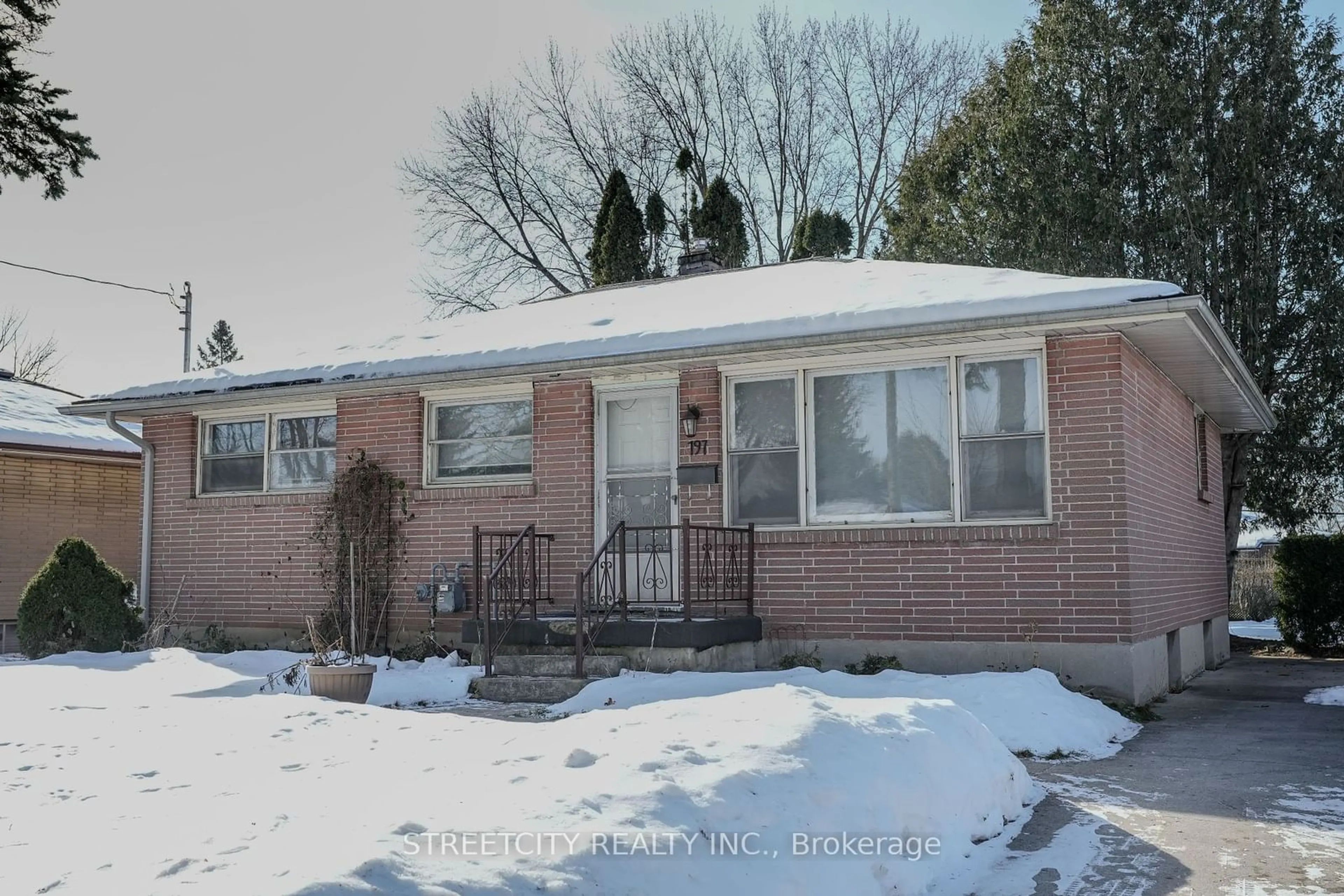 Home with brick exterior material, street for 197 Goddard Blvd, London Ontario N5W 4Z9