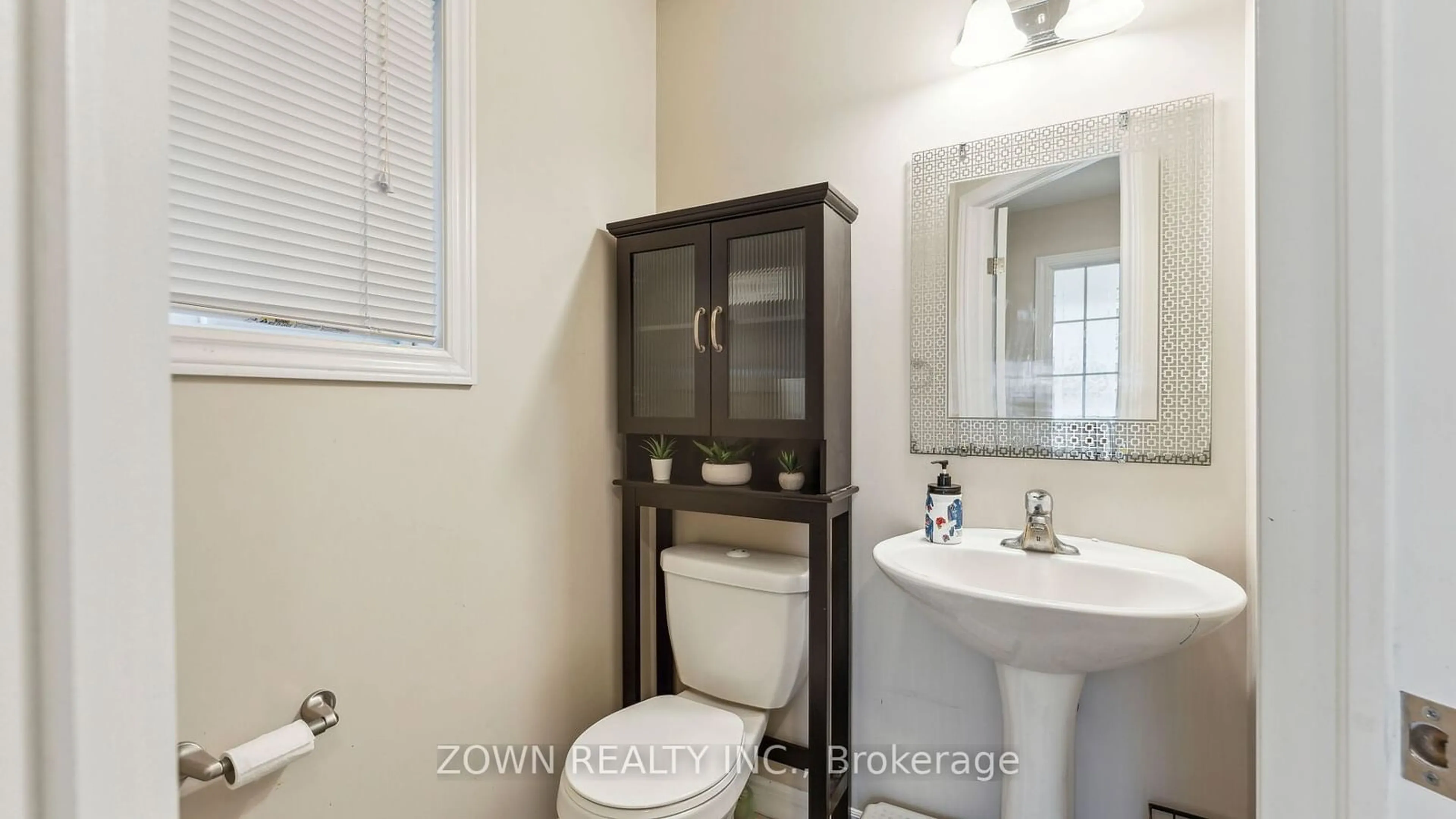 Standard bathroom, unknown for 65 Curzon Cres, Guelph Ontario N1K 0B2