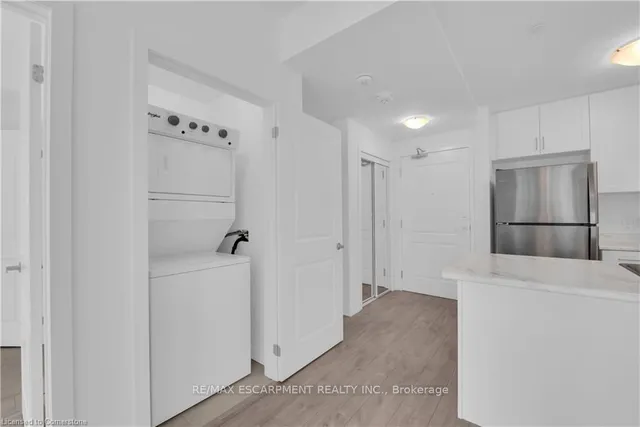 Additional property image - 460 Dundas St Unit 426