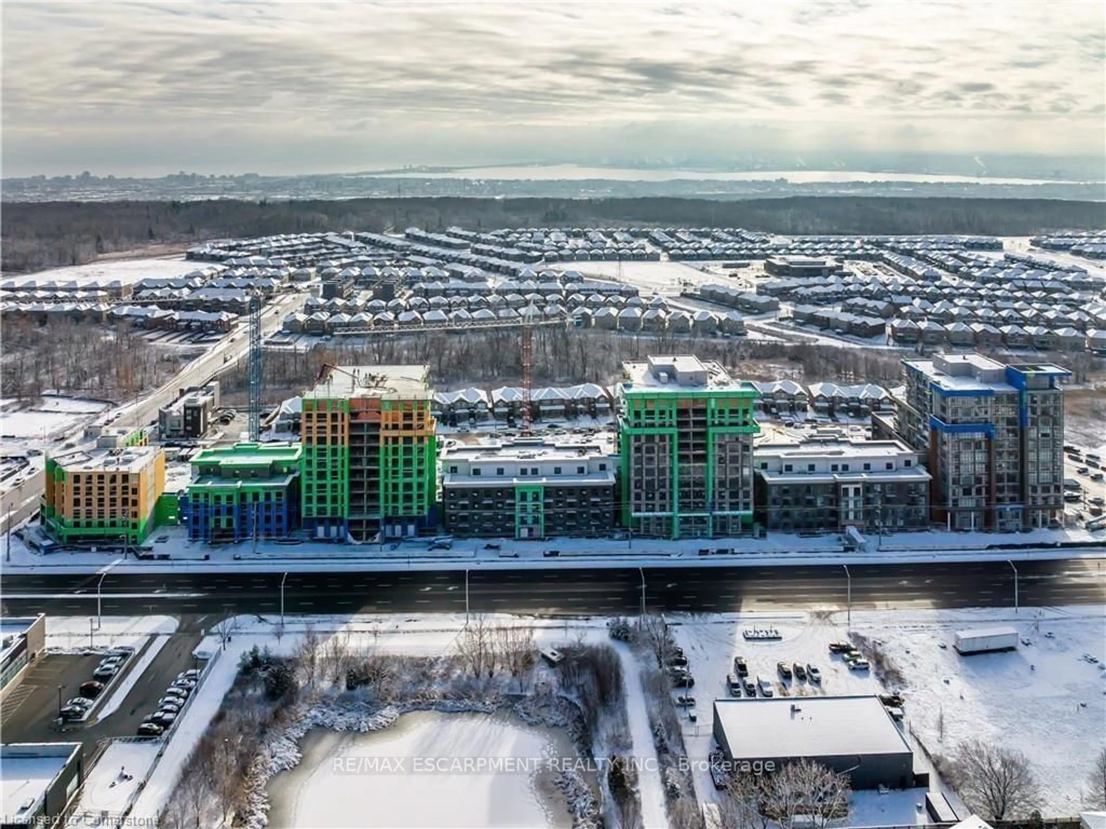 A pic from outside/outdoor area/front of a property/back of a property/a pic from drone, city buildings view from balcony for 460 Dundas St #426, Hamilton Ontario L0R 2H4