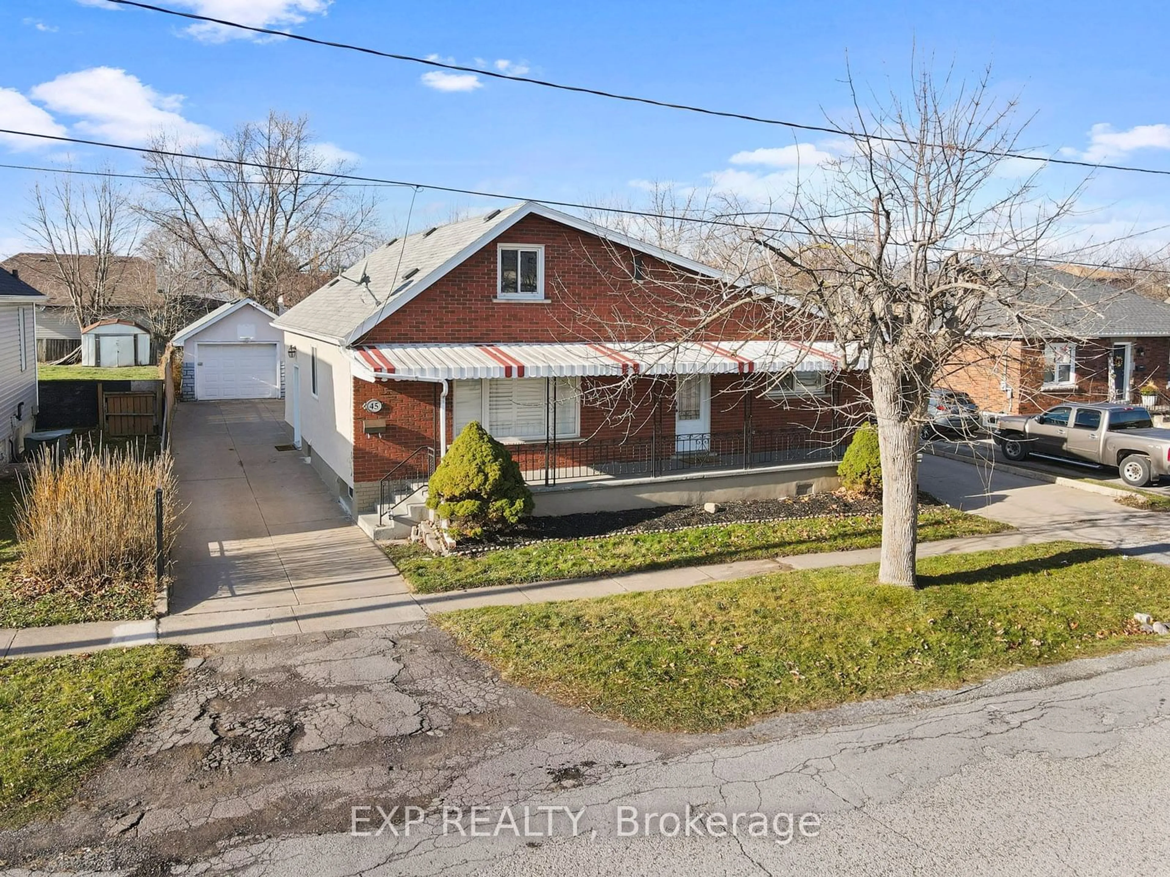 A pic from outside/outdoor area/front of a property/back of a property/a pic from drone, street for 45 Cunningham St, Thorold Ontario L2V 3K9