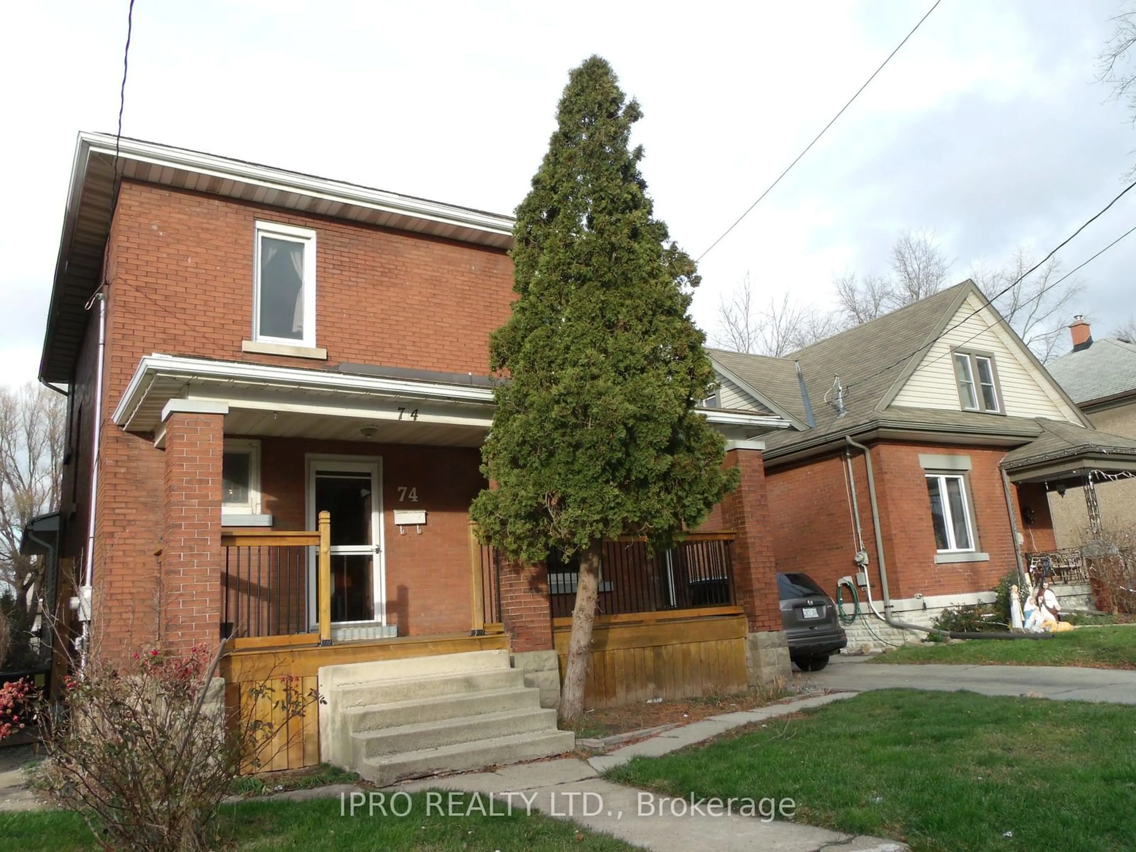 Home with brick exterior material, street for 74 State St, Welland Ontario L3B 4K5