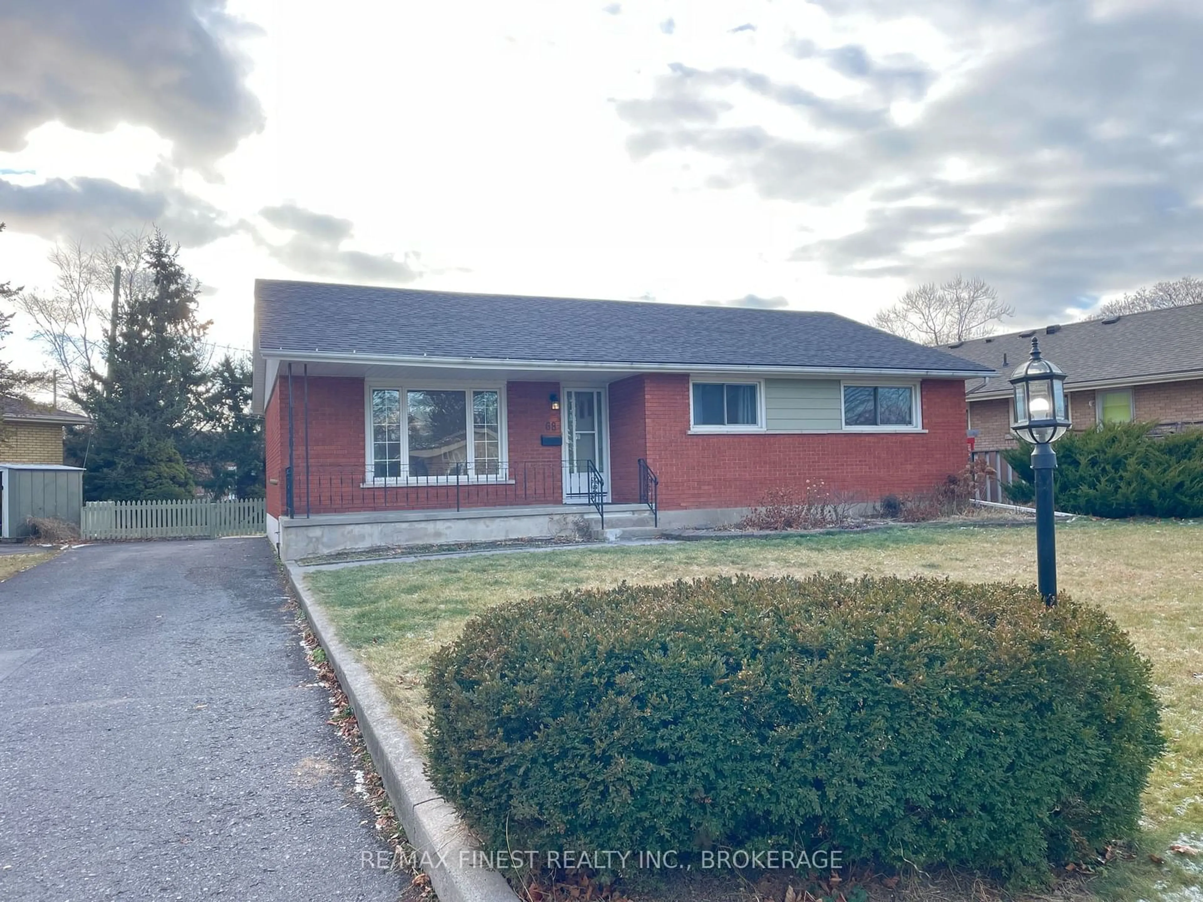 Unknown for 68 Mackenzie Cres, Kingston Ontario K7M 2S1