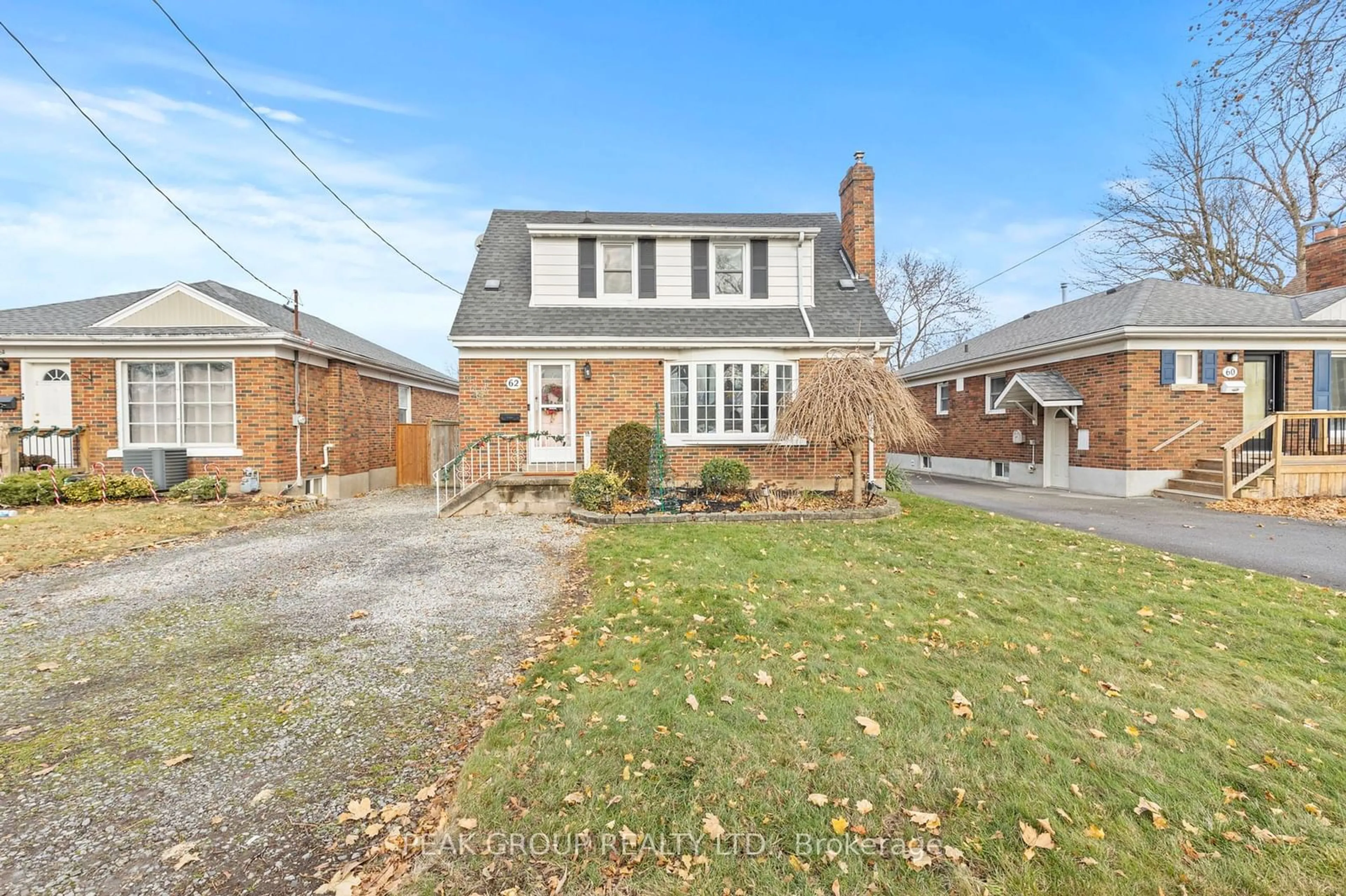 Home with brick exterior material, street for 62 Maitland St, Thorold Ontario L2V 3A9