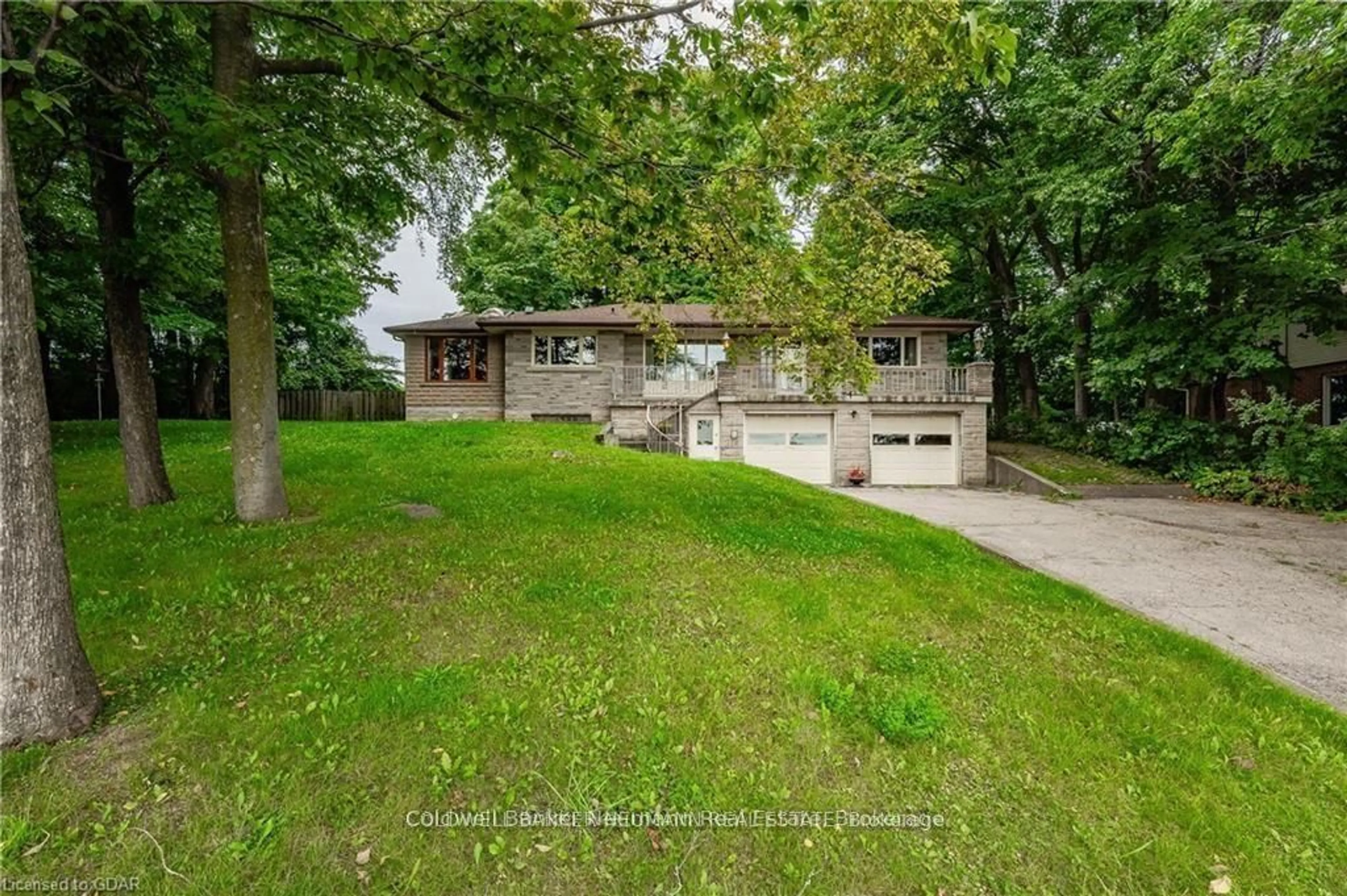 A pic from outside/outdoor area/front of a property/back of a property/a pic from drone, street for 7216 WELLINGTON RD 124 Rd, Guelph/Eramosa Ontario N1H 6H7