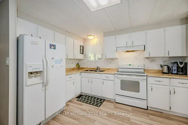 Additional property image - 148 Maple Cres