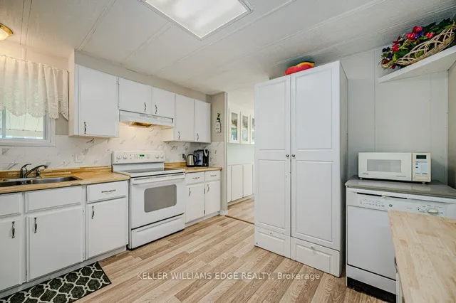 Additional property image - 148 Maple Cres