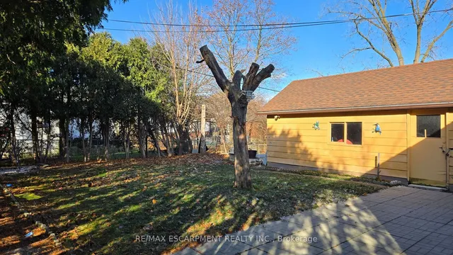 Additional property image - 208 West 19th St