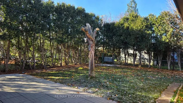 Additional property image - 208 West 19th St