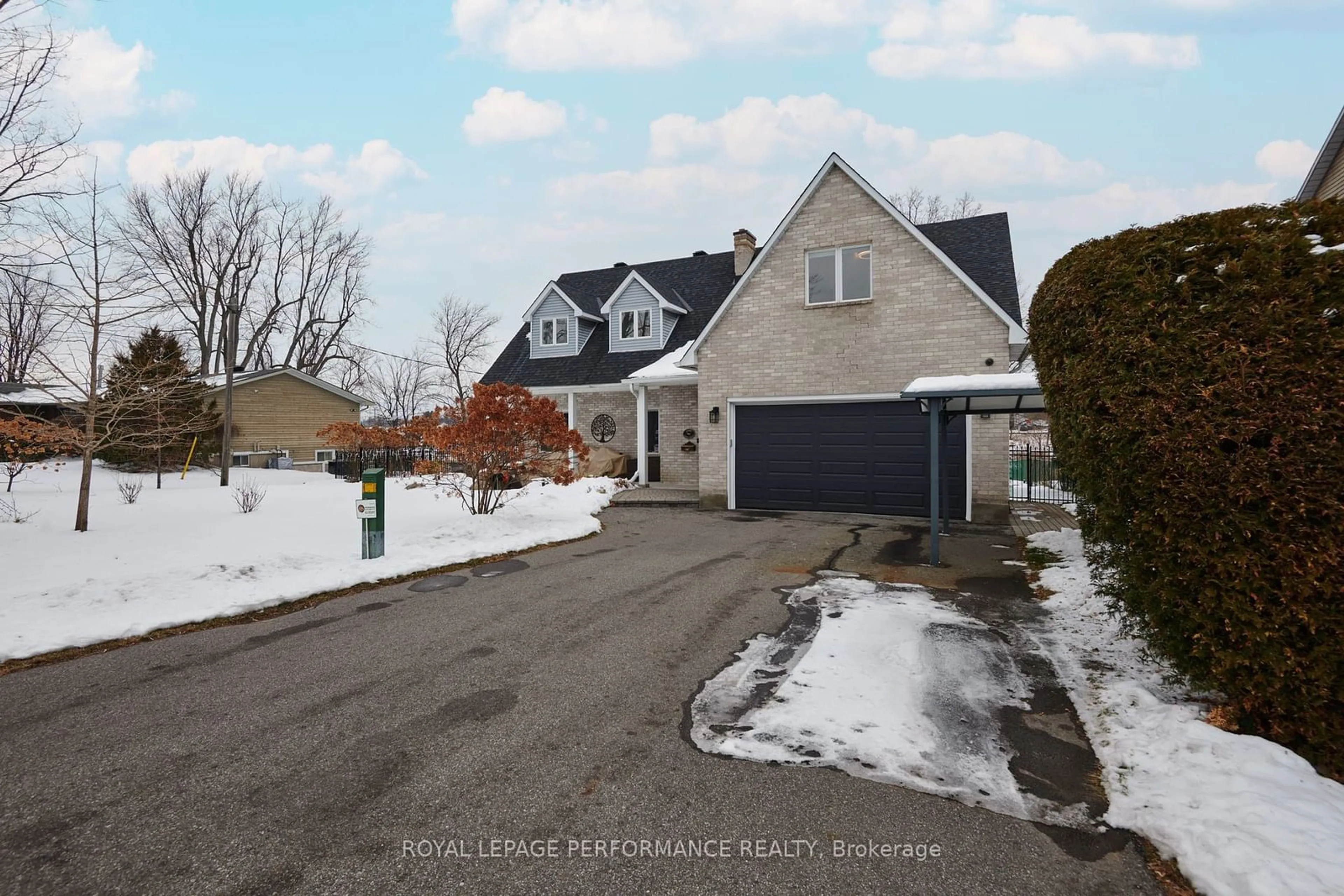 A pic from outside/outdoor area/front of a property/back of a property/a pic from drone, street for 6099 James Bell Dr, Manotick - Kars - Rideau Twp and Area Ontario K4M 1B3