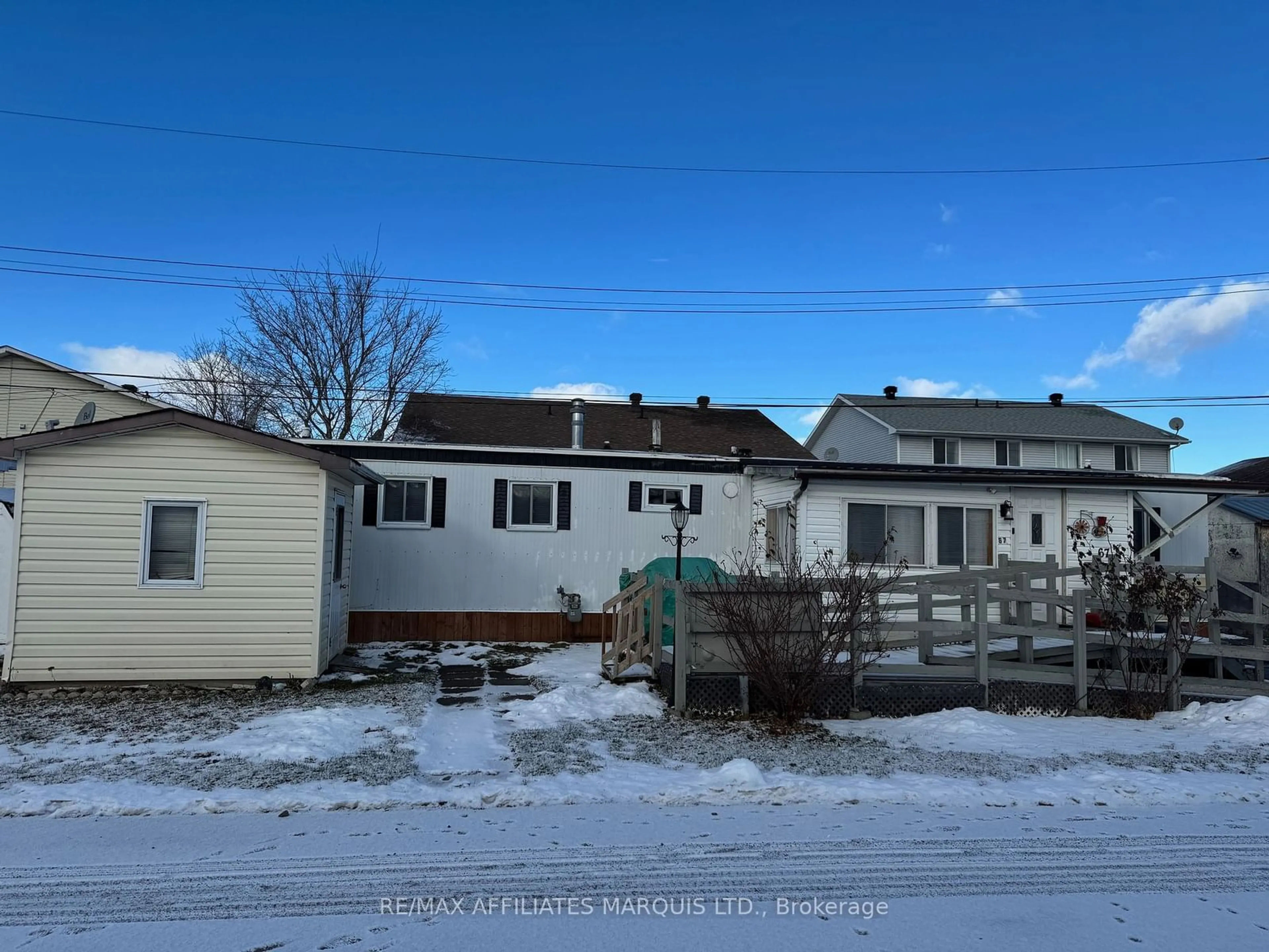 A pic from outside/outdoor area/front of a property/back of a property/a pic from drone, street for 25 County Road 31 Rd, South Dundas Ontario K0C 1X0