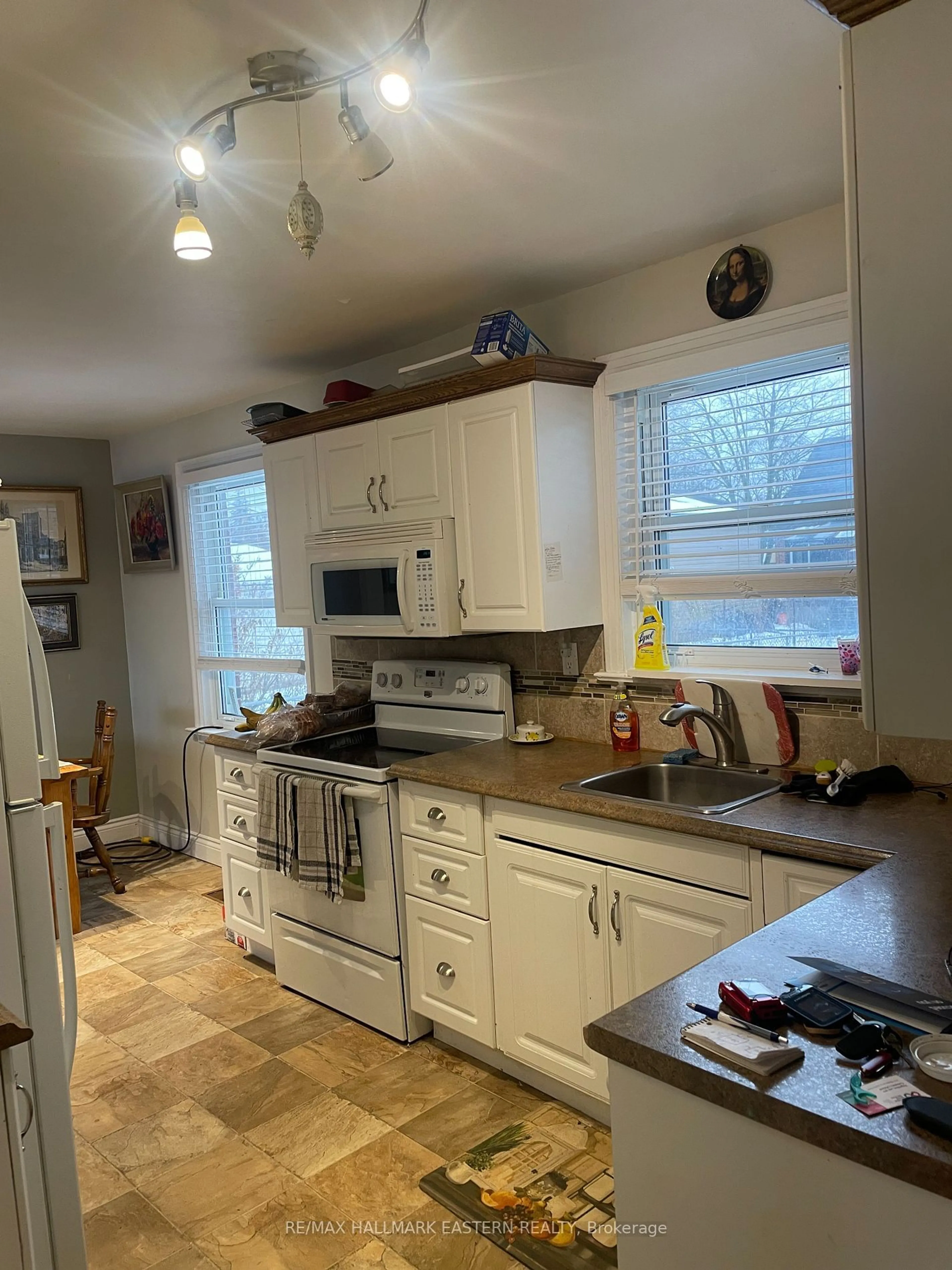 Standard kitchen, unknown for 573 Steele Ave, Peterborough Ontario K9J 5A2