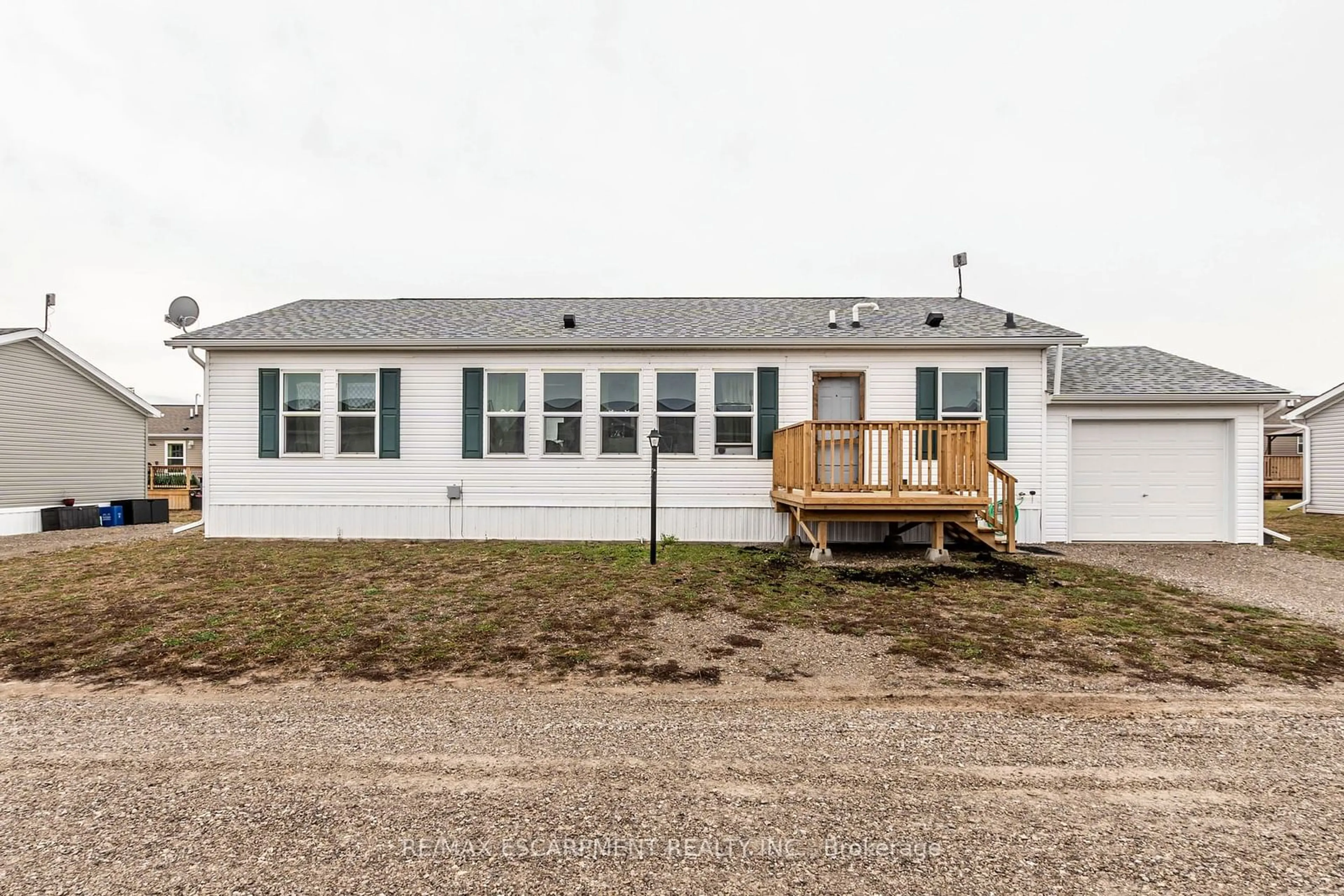 Home with vinyl exterior material, unknown for 17 Bent Willow Crt, Haldimand Ontario N0A 1L0