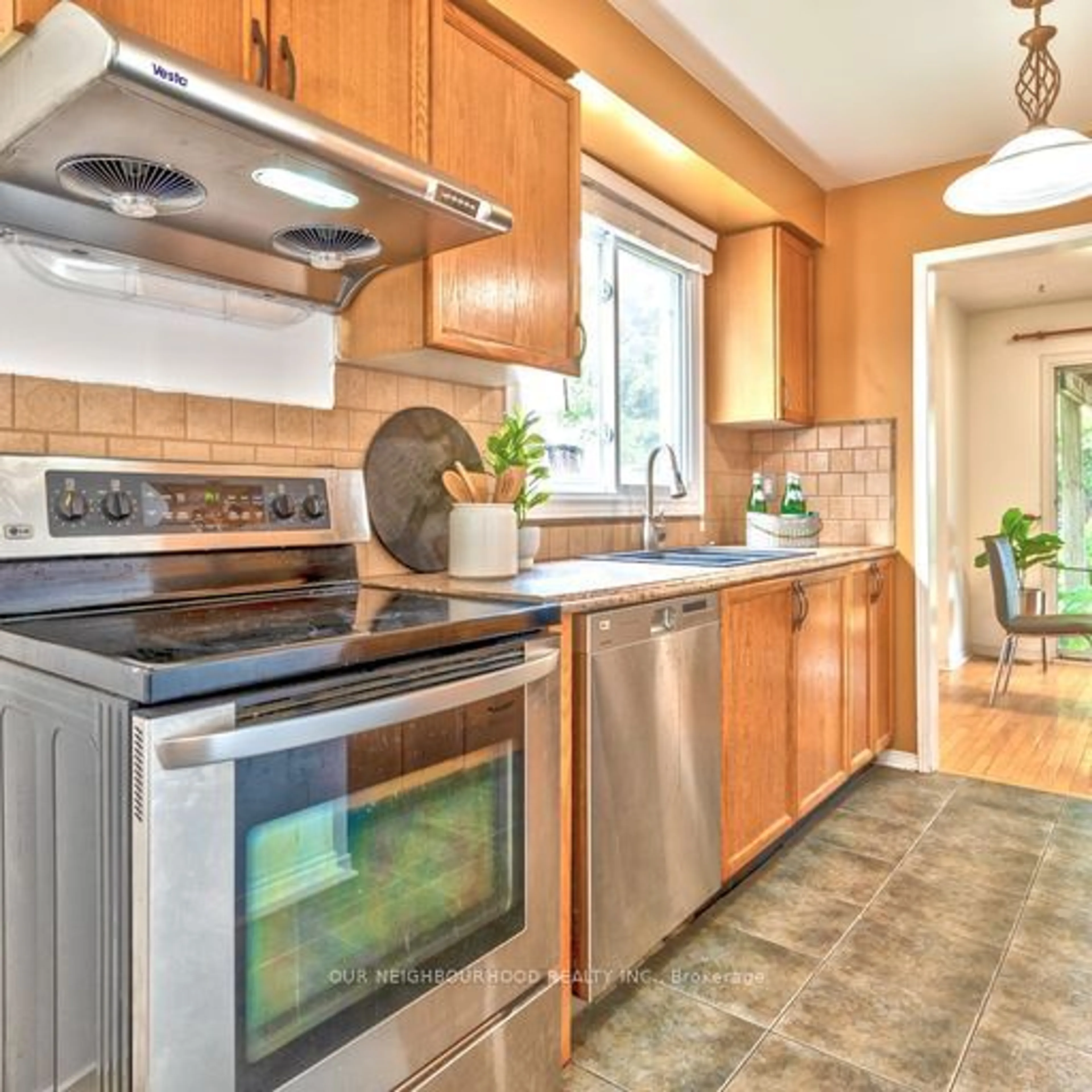 Open concept kitchen, ceramic/tile floor for 908 Fairbanks Rd, Cobourg Ontario K9A 5G9