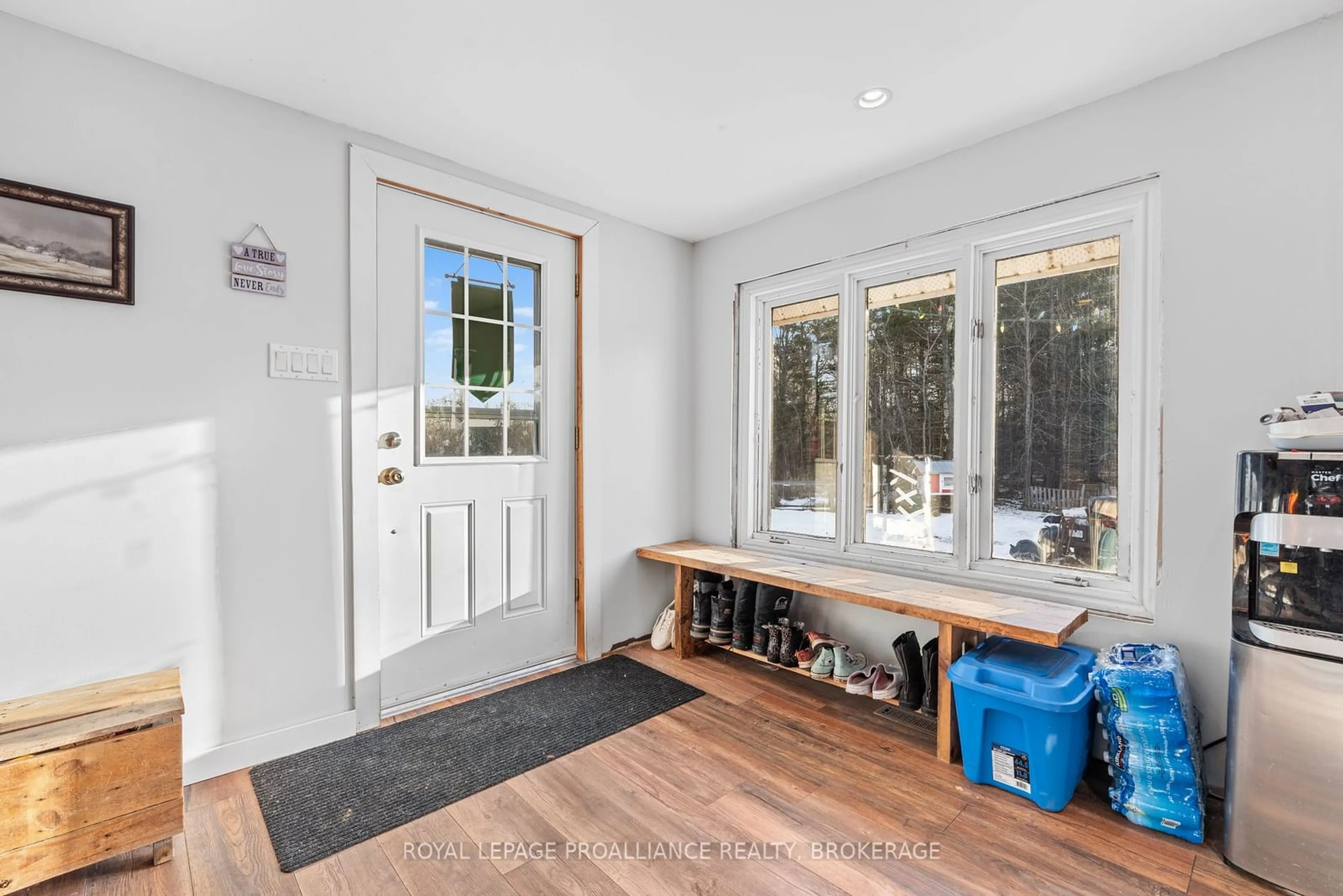 Indoor entryway for 6394 Leveque Rd, South Frontenac Ontario K0H 2W0