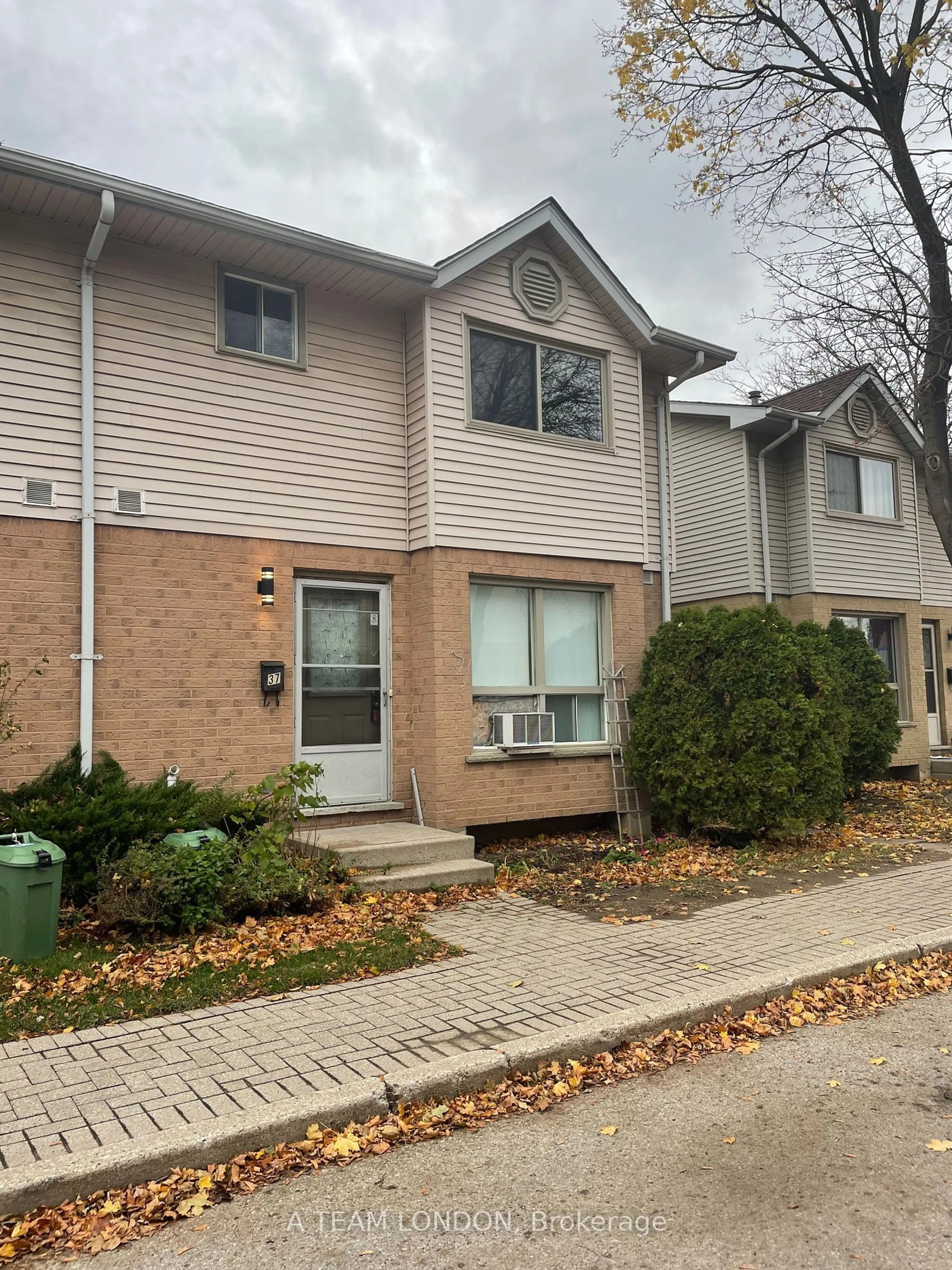 Home with brick exterior material, street for 35 Waterman Ave #37, London Ontario N6C 5T4