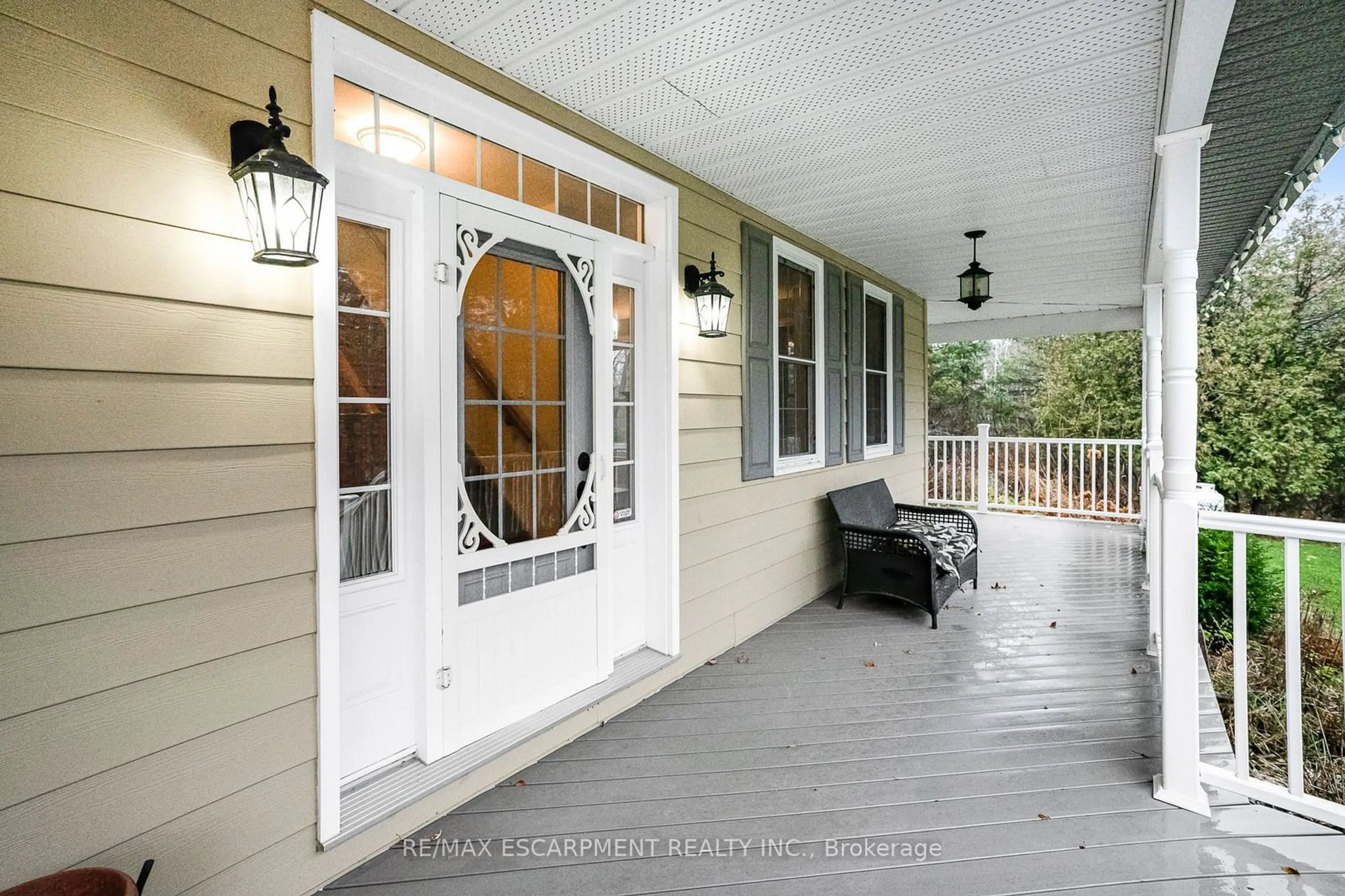 Indoor entryway for 3278 Vallance Rd, North Glengarry Ontario K0C 1B0