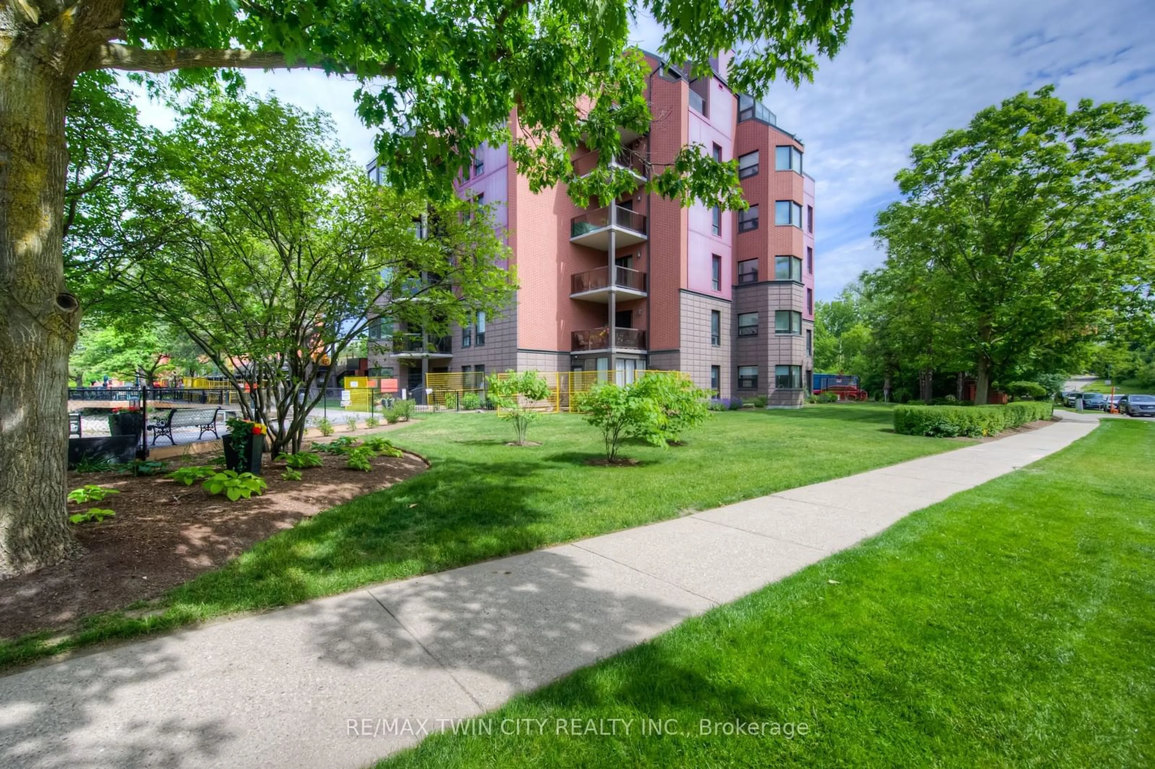 A pic from outside/outdoor area/front of a property/back of a property/a pic from drone, street for 50 BLUE SPRINGS Dr #31, Waterloo Ontario N2J 4M4