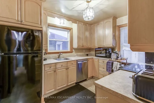 Additional property image - 8 Bromley Rd