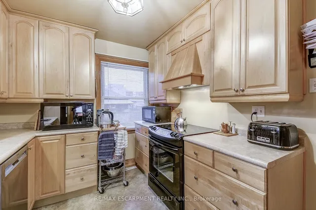 Additional property image - 8 Bromley Rd
