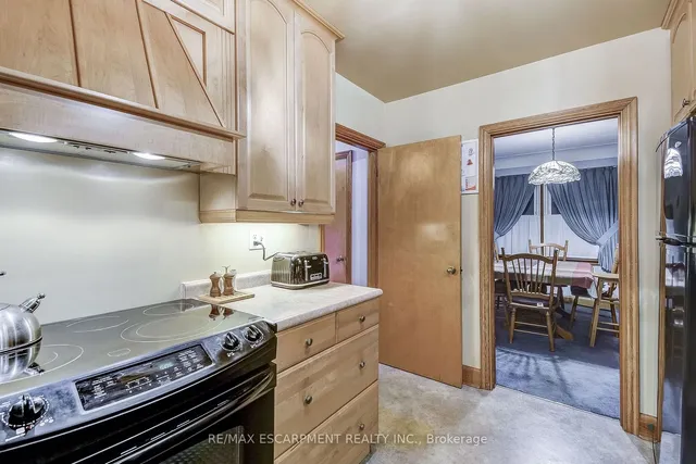 Additional property image - 8 Bromley Rd