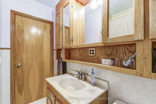 Additional property image - 8 Bromley Rd